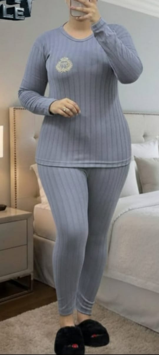 Bodi et colone roulé en laine brodée – Taille standard