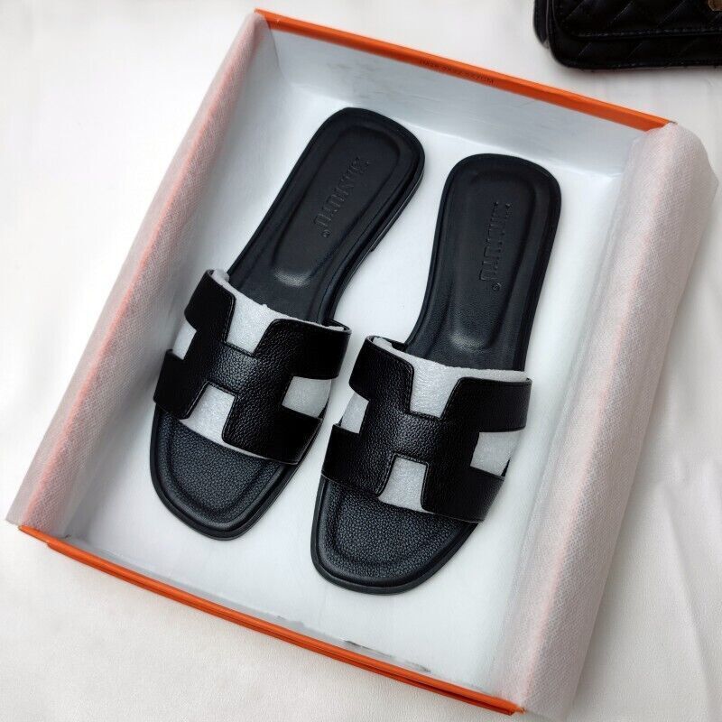 Hermès Oran Flat Sandal 
