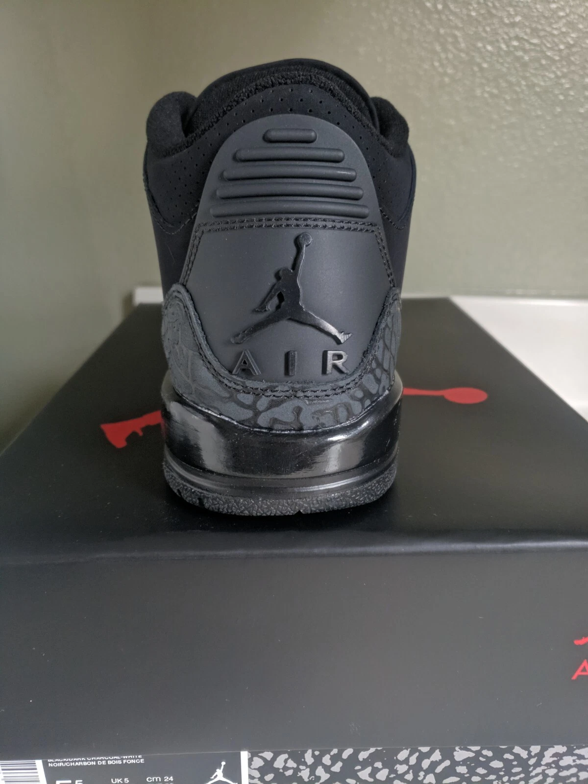  Air Jordan Retro 3 Black cat sneaker