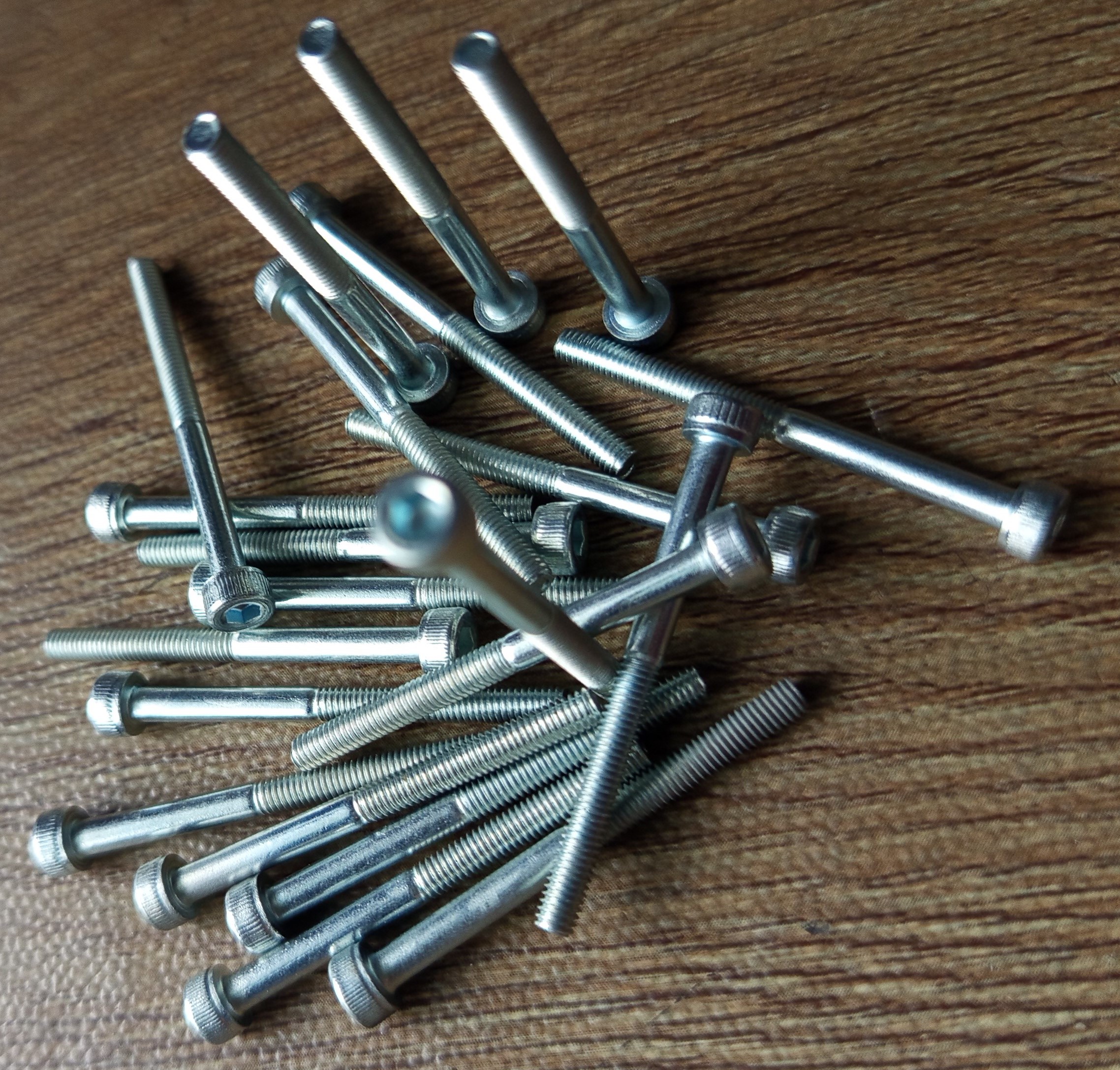 M4X40 BAUT L SOCKET HEAD SCREW HTB 12.9 ZINC PLATING PUTIH