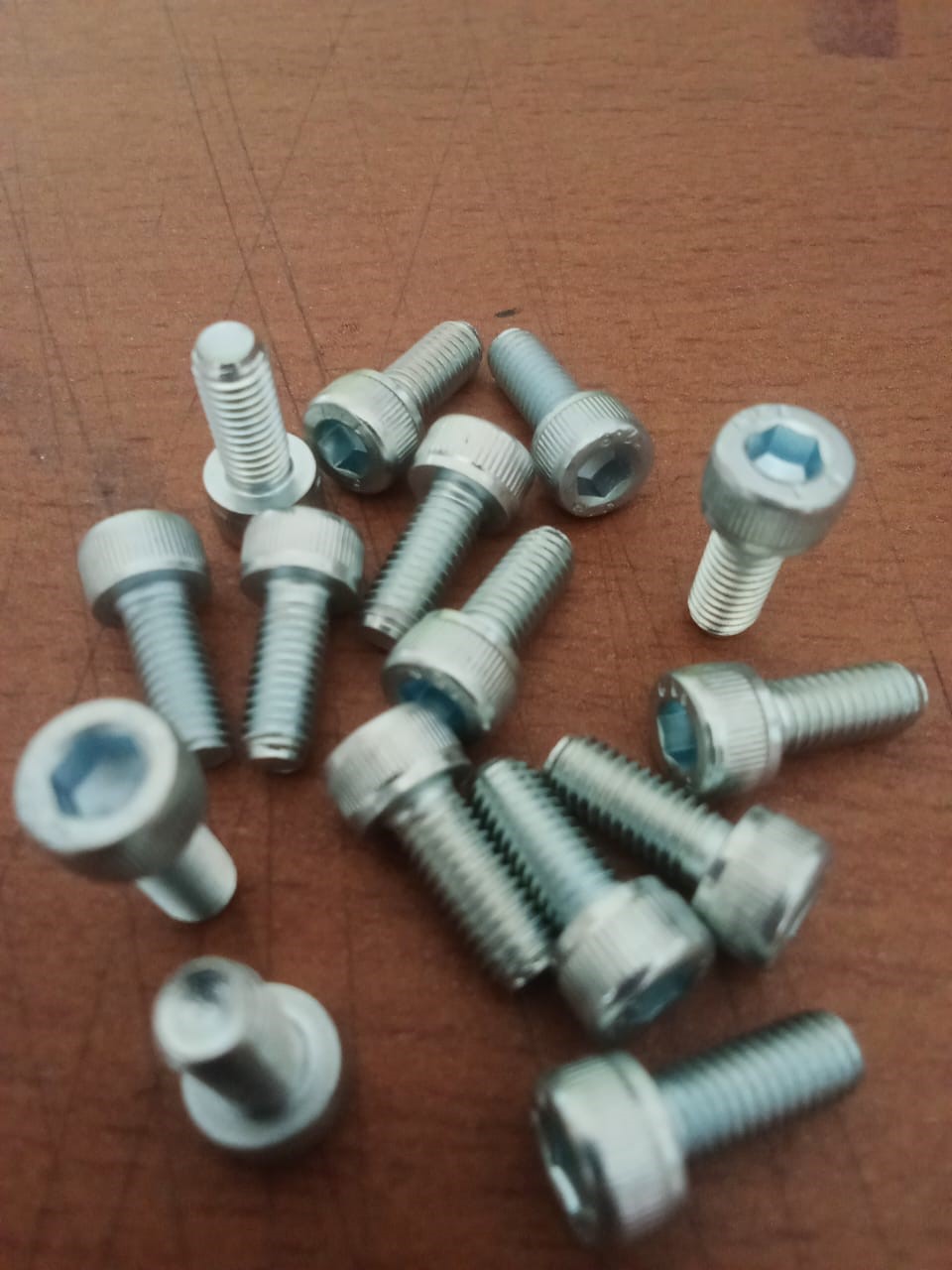 M5X8 BAUT L SOCKET HEAD SCREW  HTB 12.9 ZINC PLATING PUTIH 