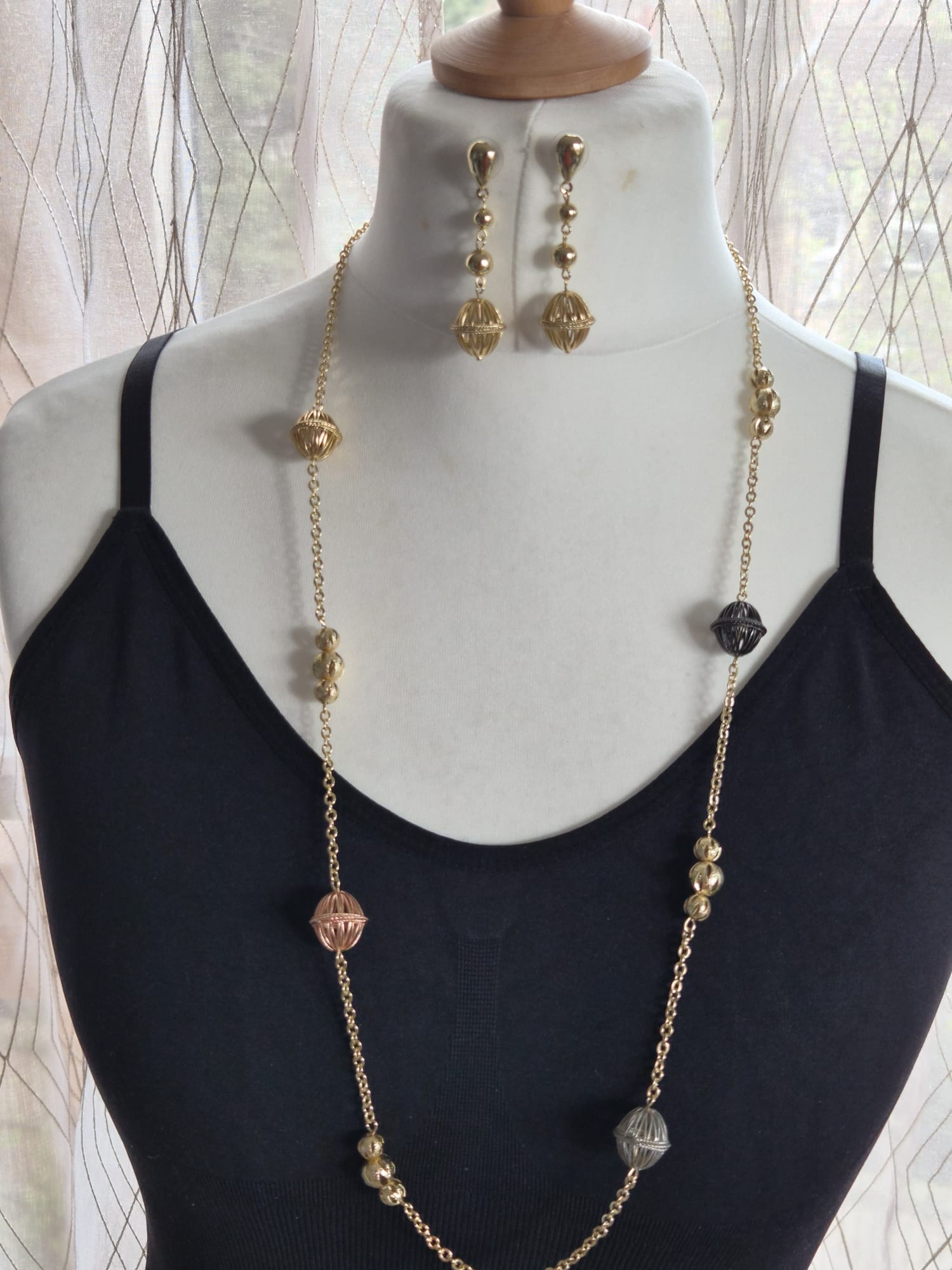 Elegant Multi-Tone Bead Necklace Set