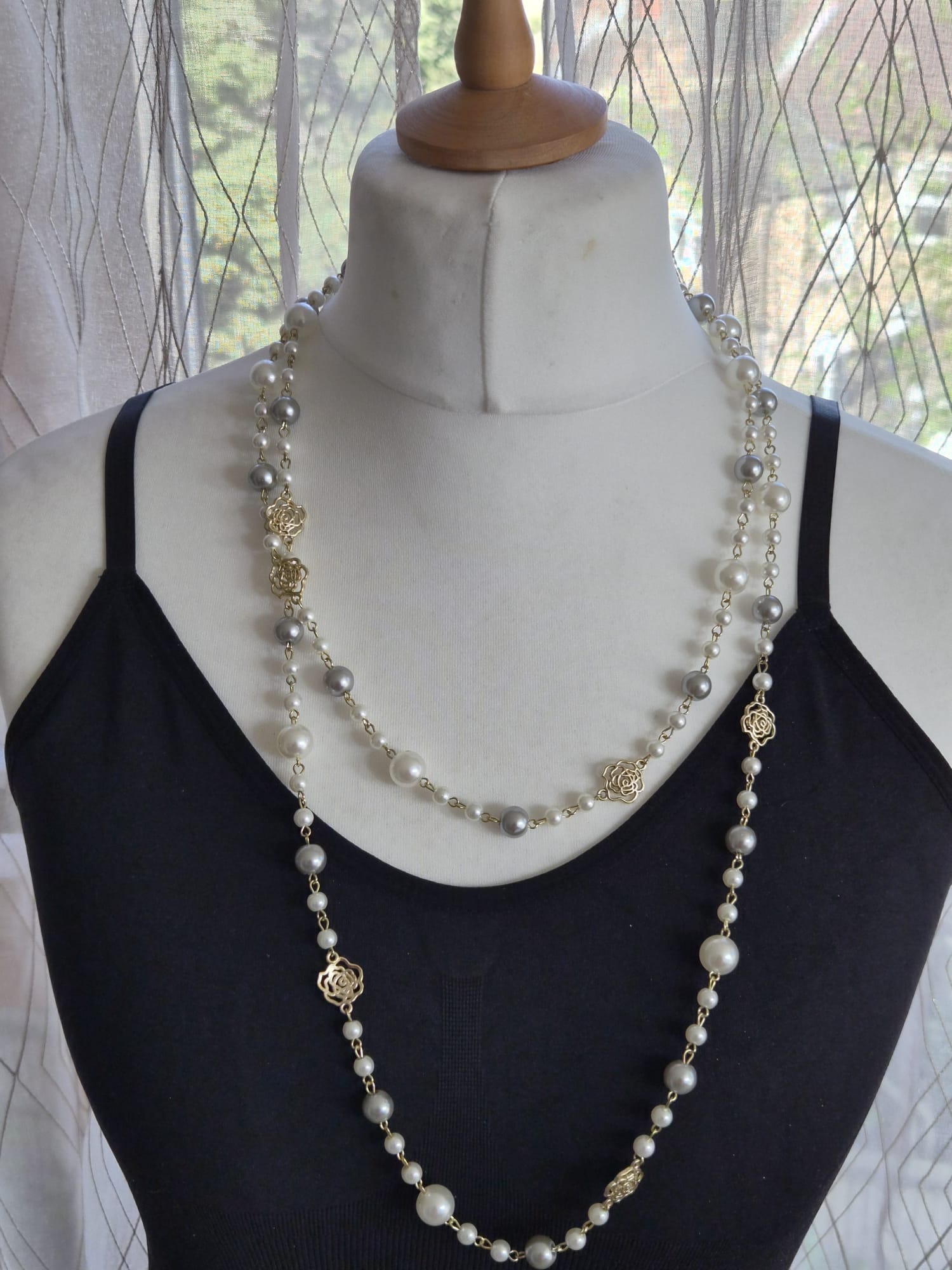 Elegant Pearl Beaded Necklace