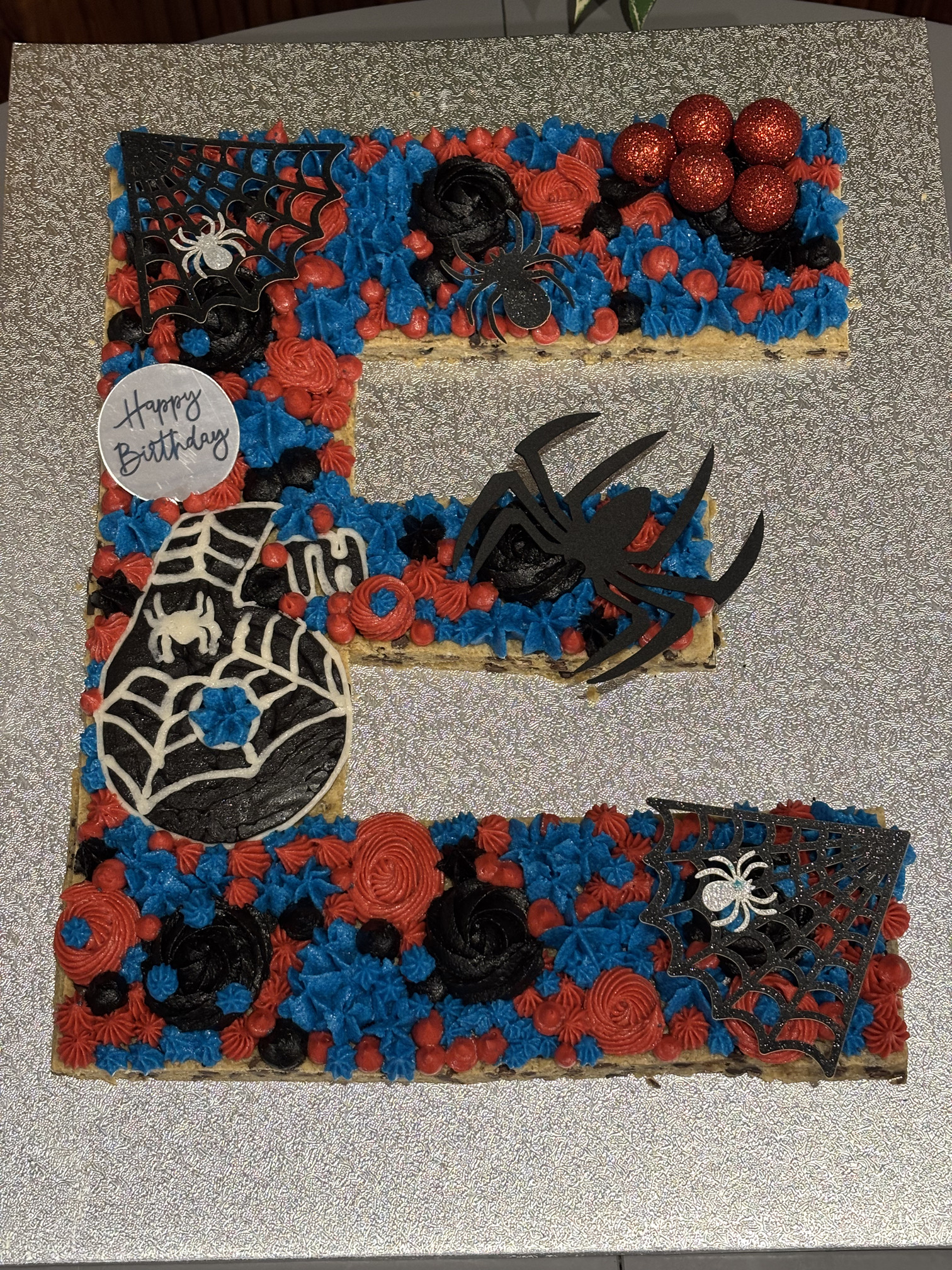 Didelis Raidės Formos Sausainių Tortas (1 sluoksnio)