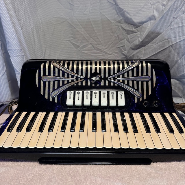 Sonola Rivoli, LMMH Black