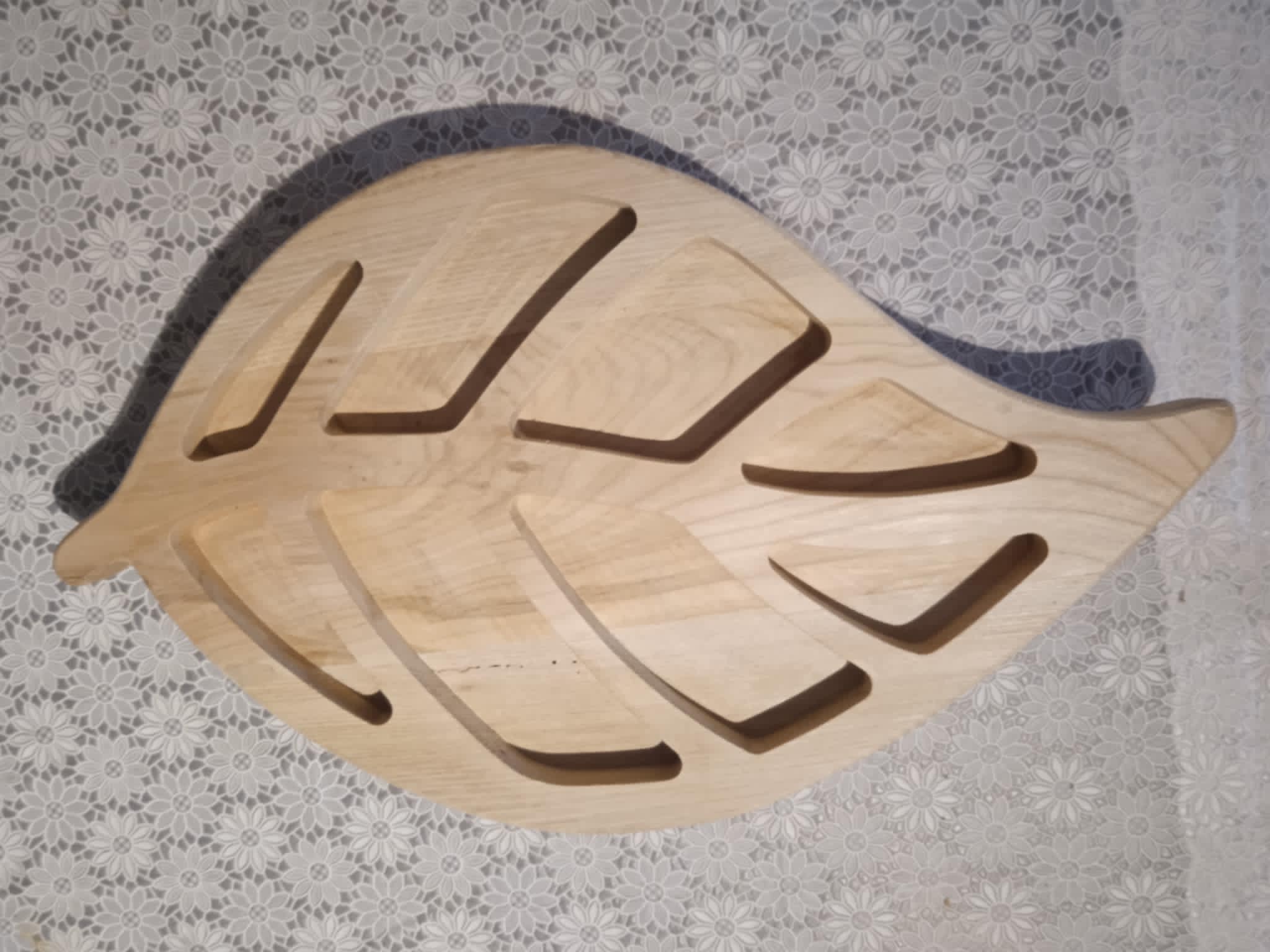 Plateau feuille en bois