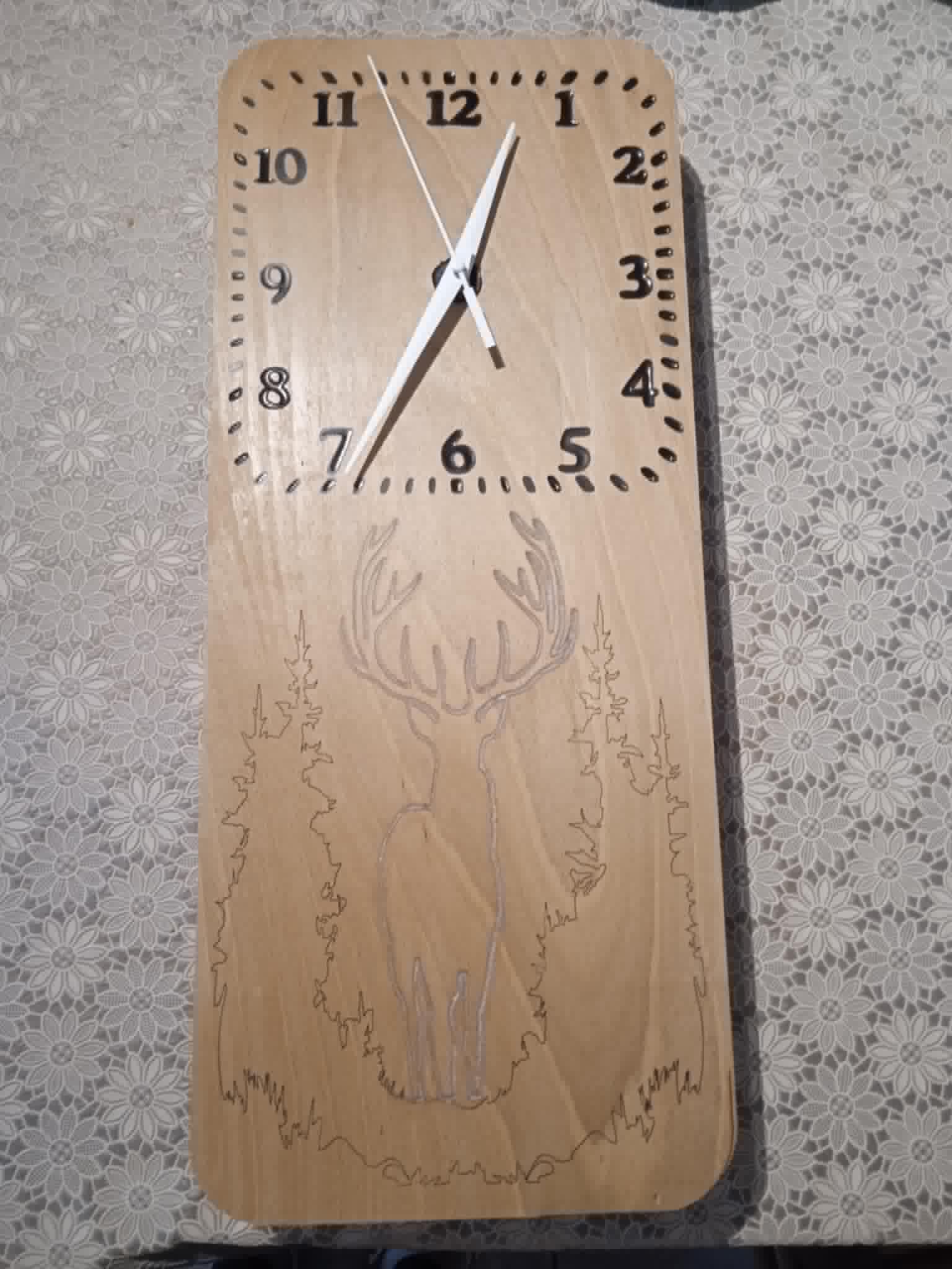 Horloge murale en bois