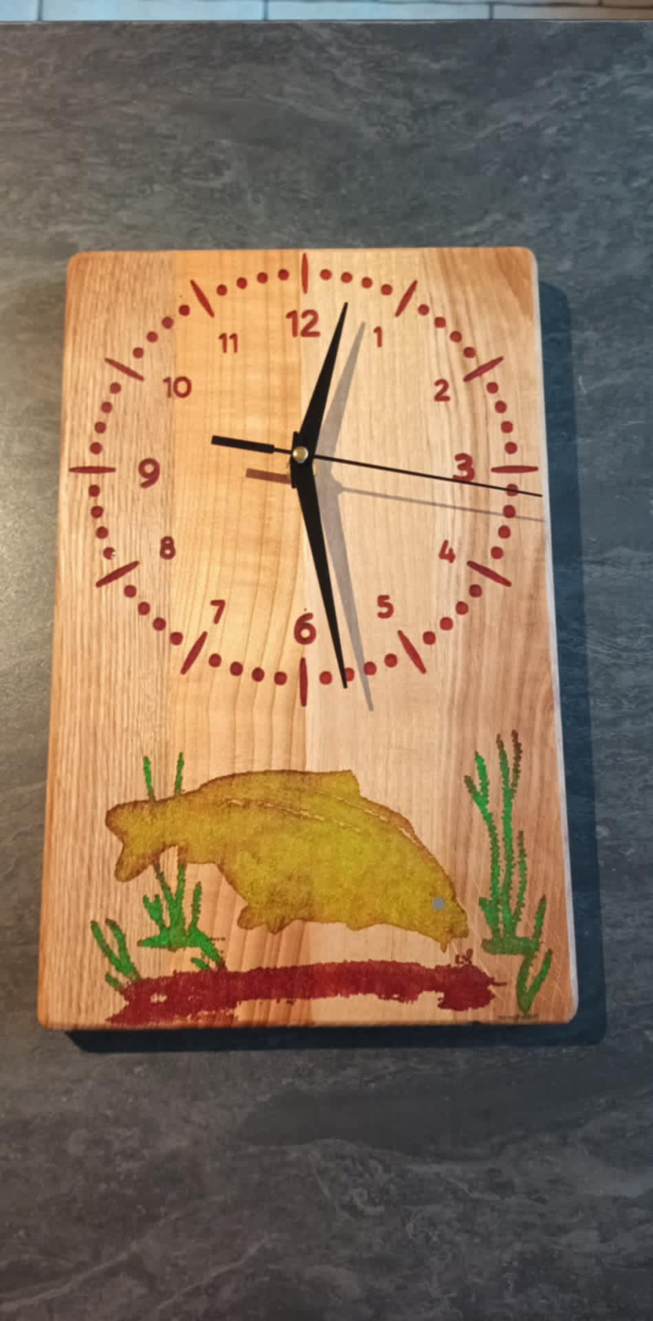 Horloge murale en bois