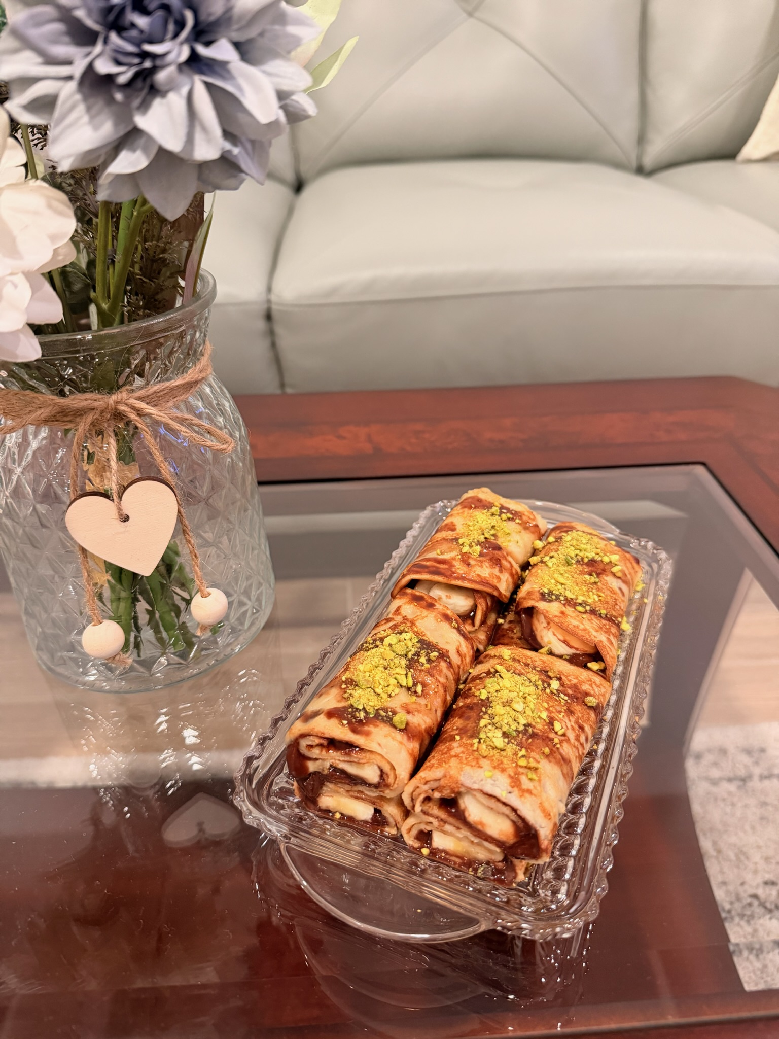 Yummy Crêpe stuffed with chocolate and fresh fruits