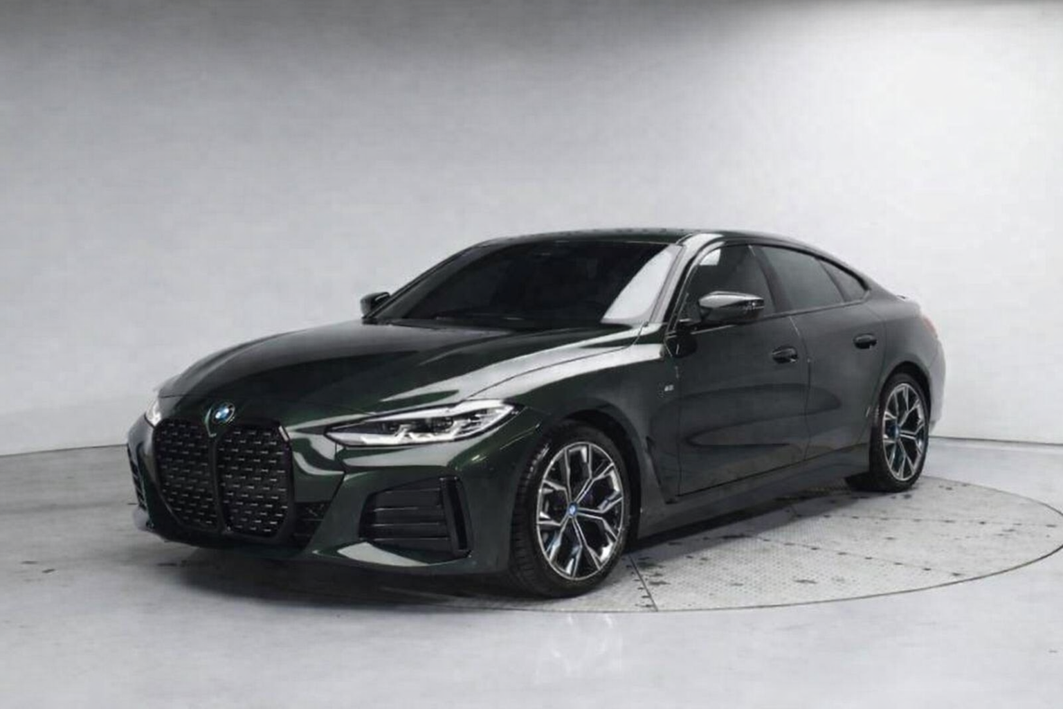  BMW 4 Series (G22) 420i Gran Coupe su M Sport Performance Package