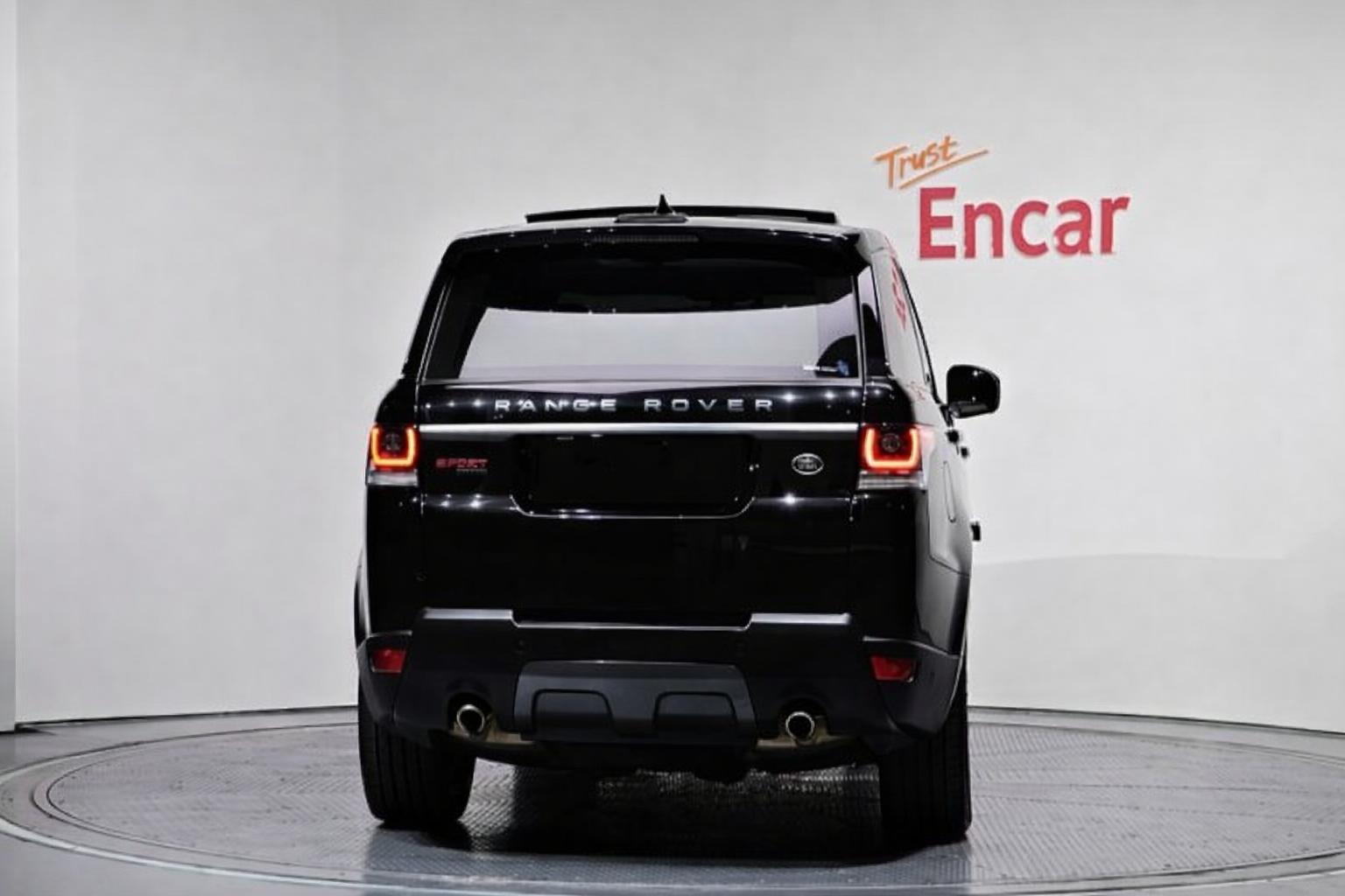 Land Rover Range Rover Sport 3.0 SDV6 HSE Dynamic | 2017 m.