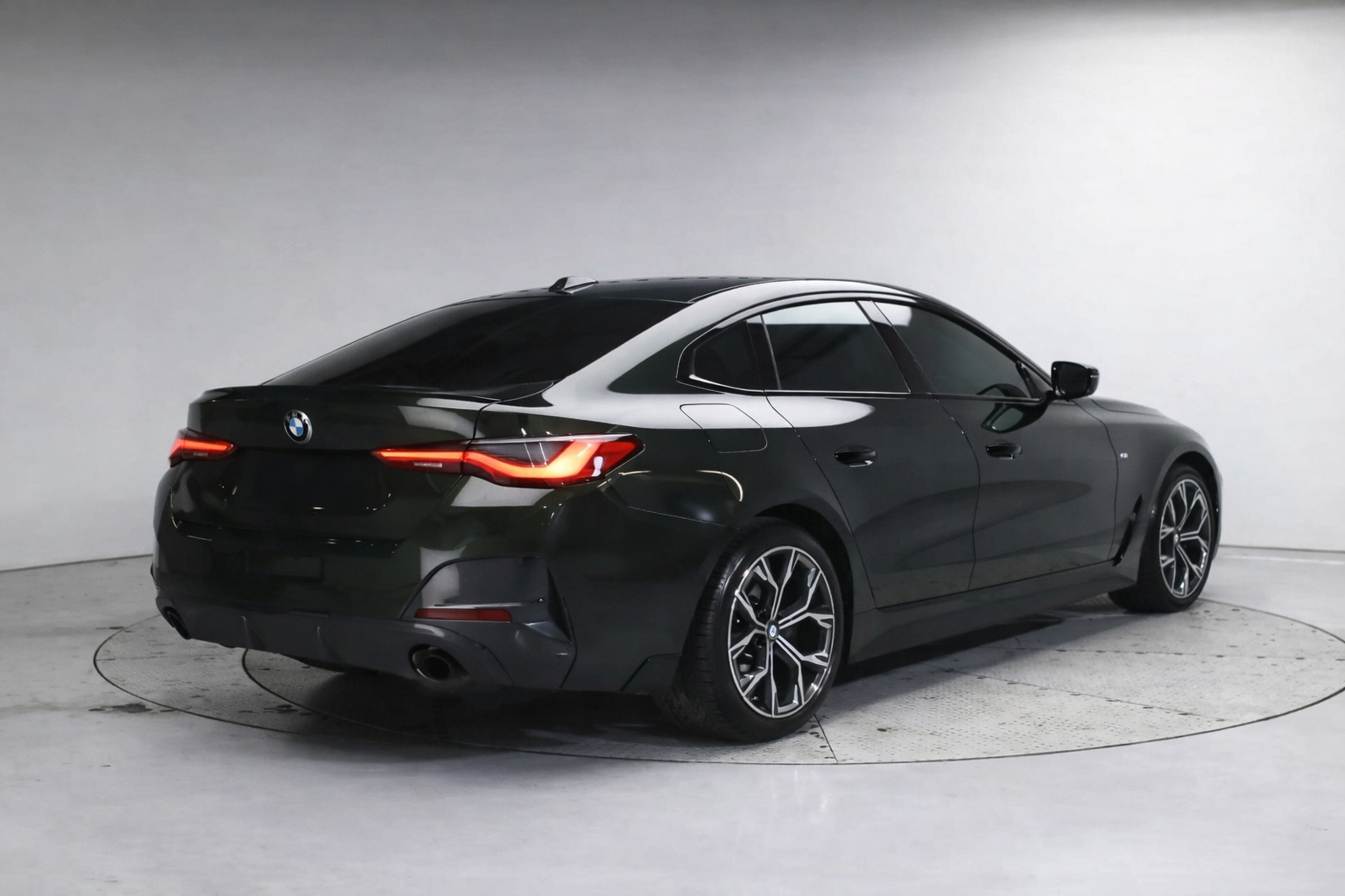  BMW 4 Series (G22) 420i Gran Coupe su M Sport Performance Package