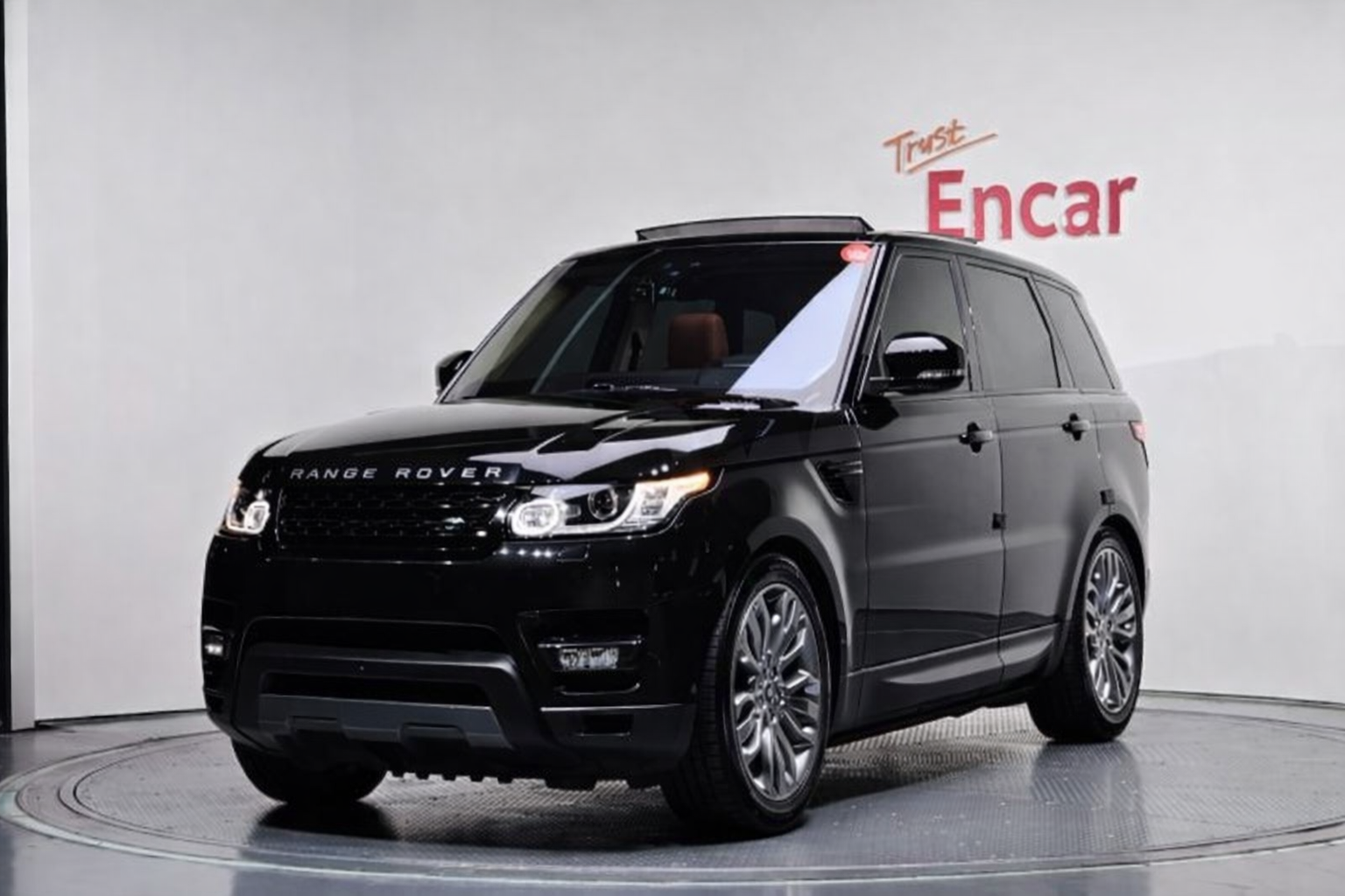 Land Rover Range Rover Sport 3.0 SDV6 HSE Dynamic | 2017 m.