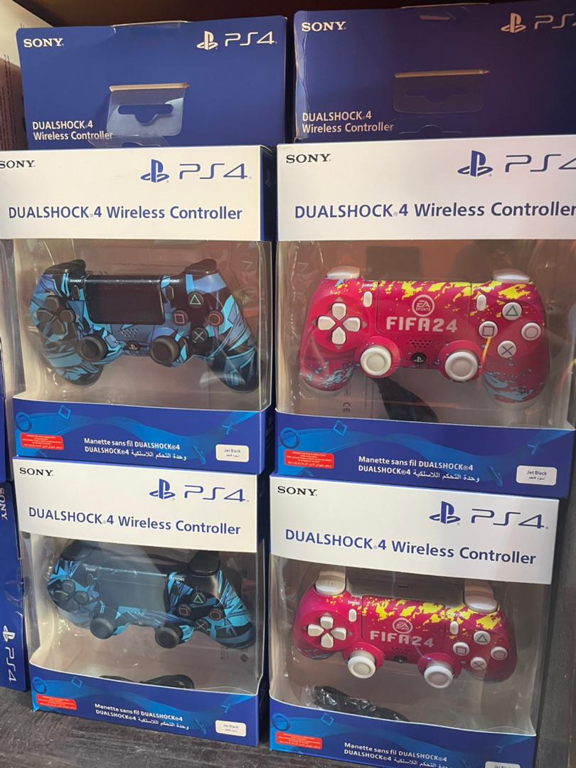 PS4 DualShock 4 Wireless Controller