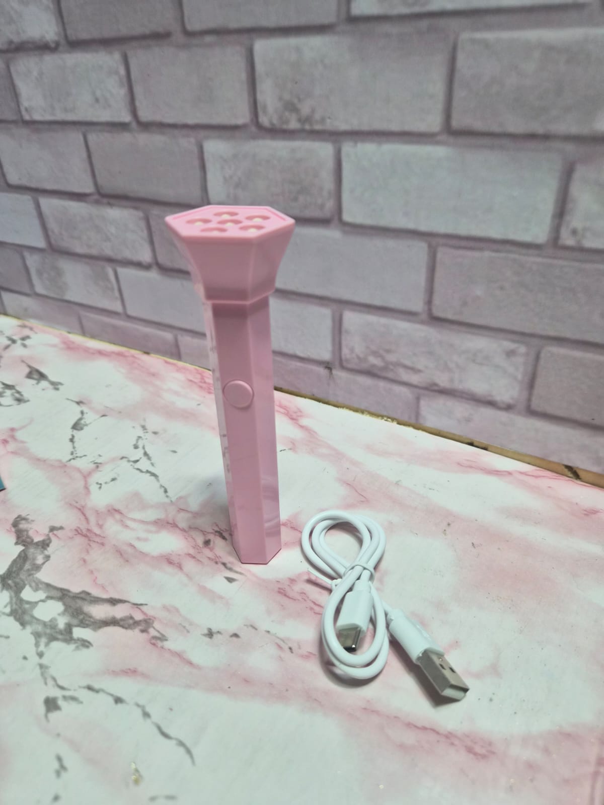 Lámpara portátil LED rosa para press on