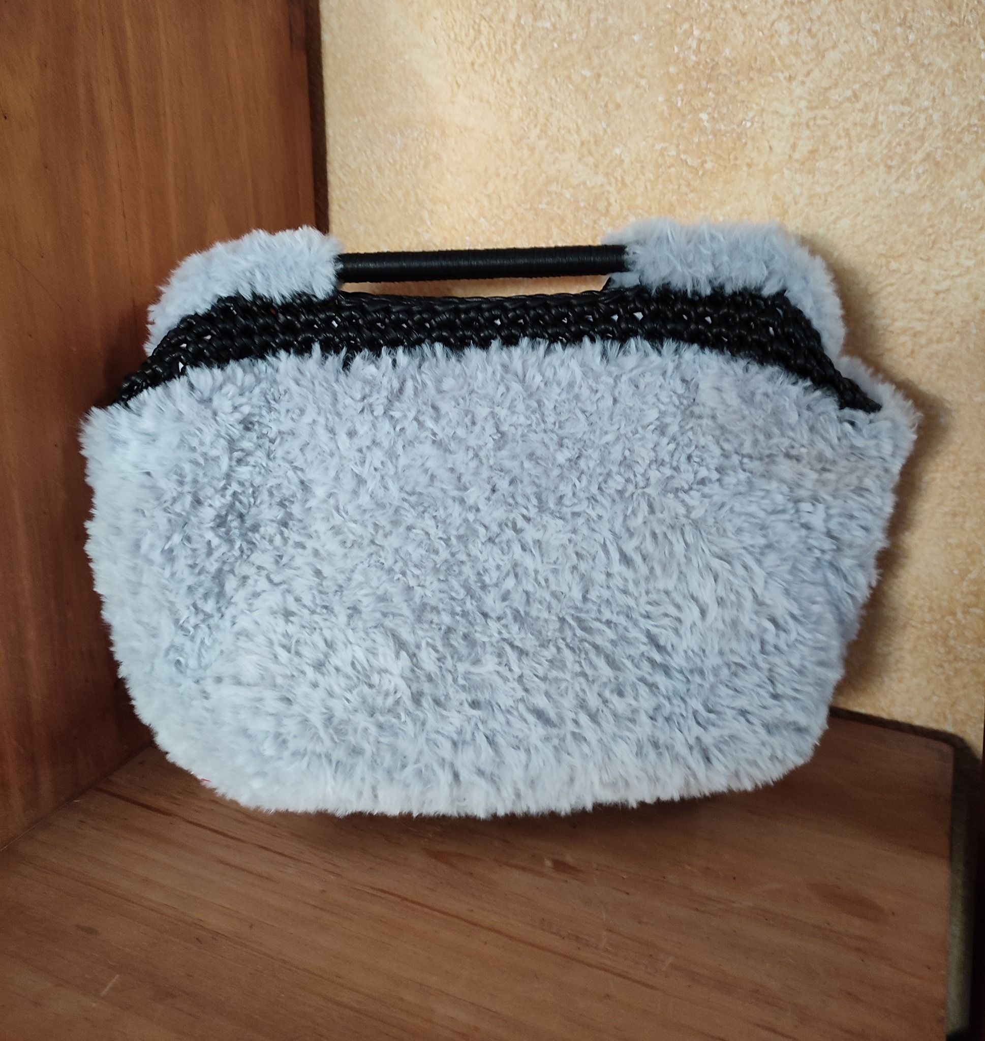 Bolso de mano peluche