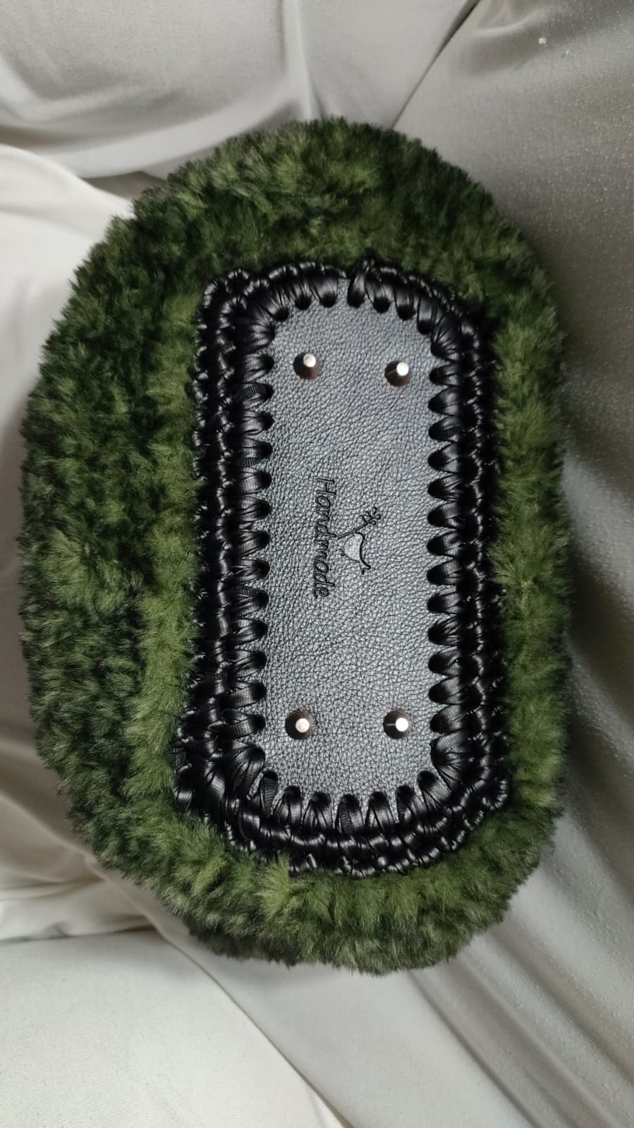 Bolso de peluche verde