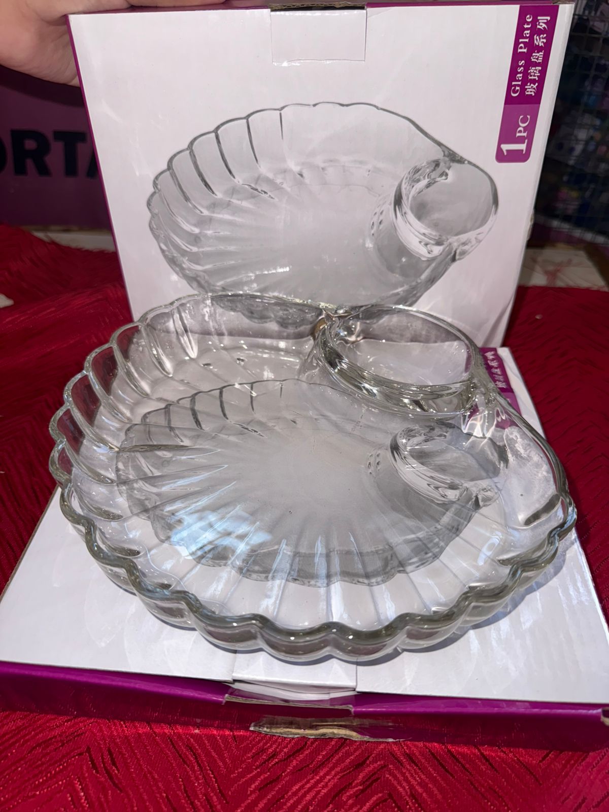 Plato de vidrio en forma de concha