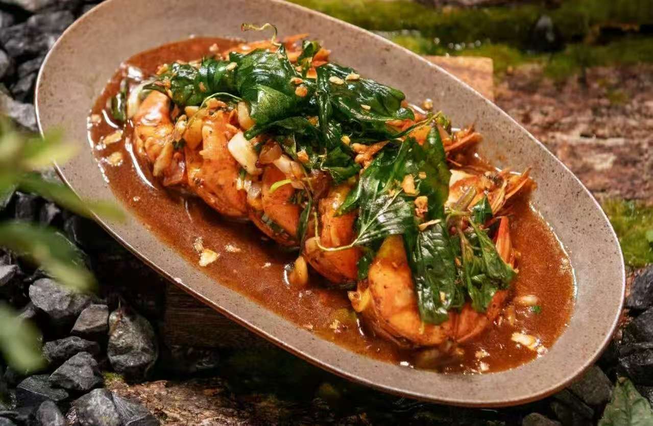 T24 Crevettes au basilic thaïlandais