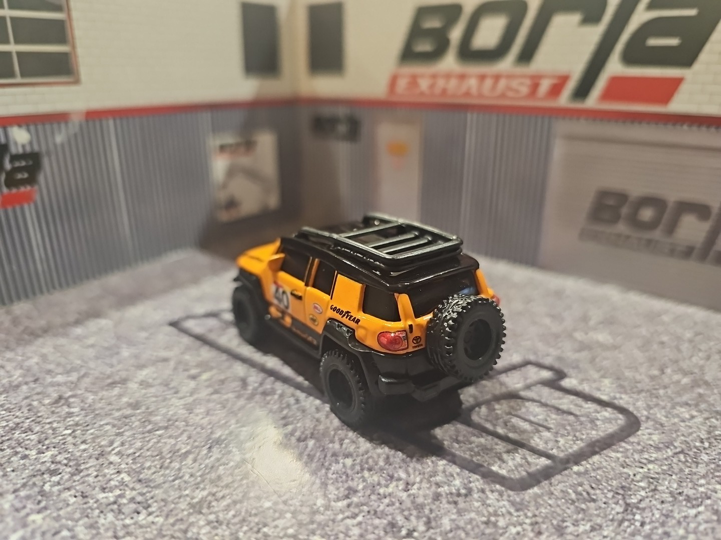 Hot Wheels Premium Team Transport Toyota FJ Cruiser & Horizon Hauler