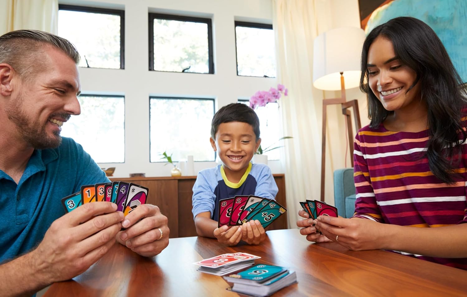 UNO Flip! The Ultimate Family Game Night Card Game – Travel-Friendly 2-Sided Deck – Fun & Unpredictable Party Game for Ages 7+ – Mattel Official