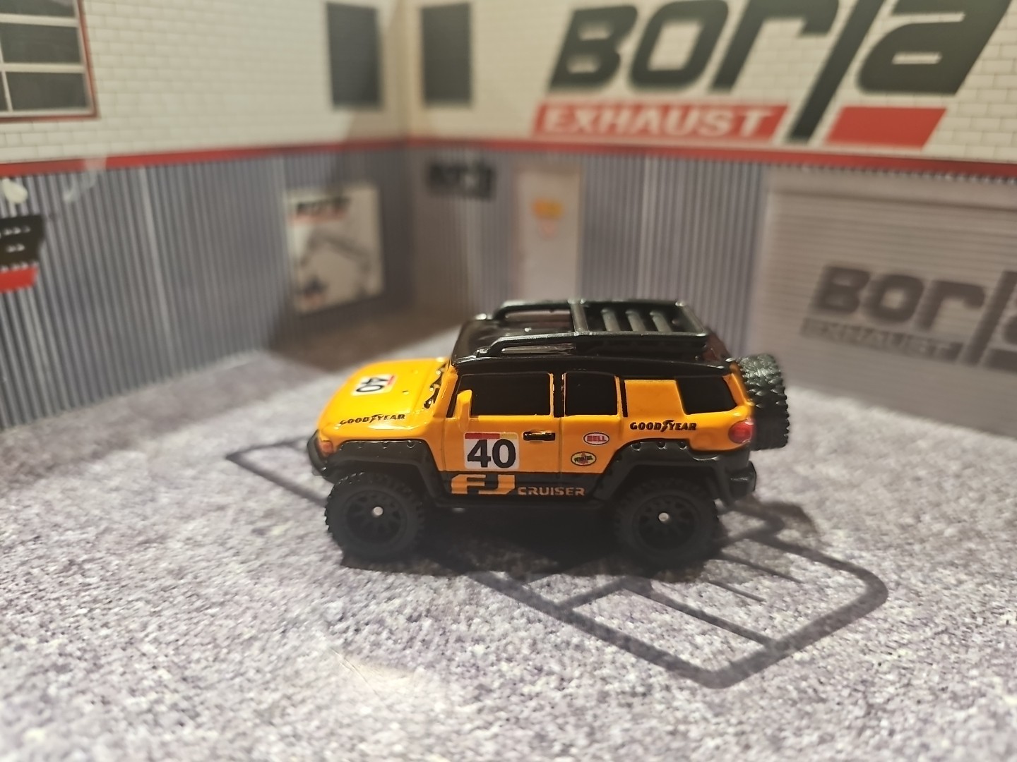Hot Wheels Premium Team Transport Toyota FJ Cruiser & Horizon Hauler
