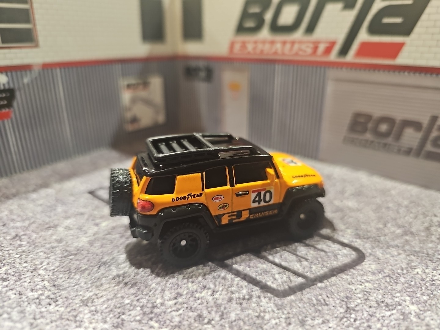 Hot Wheels Premium Team Transport Toyota FJ Cruiser & Horizon Hauler