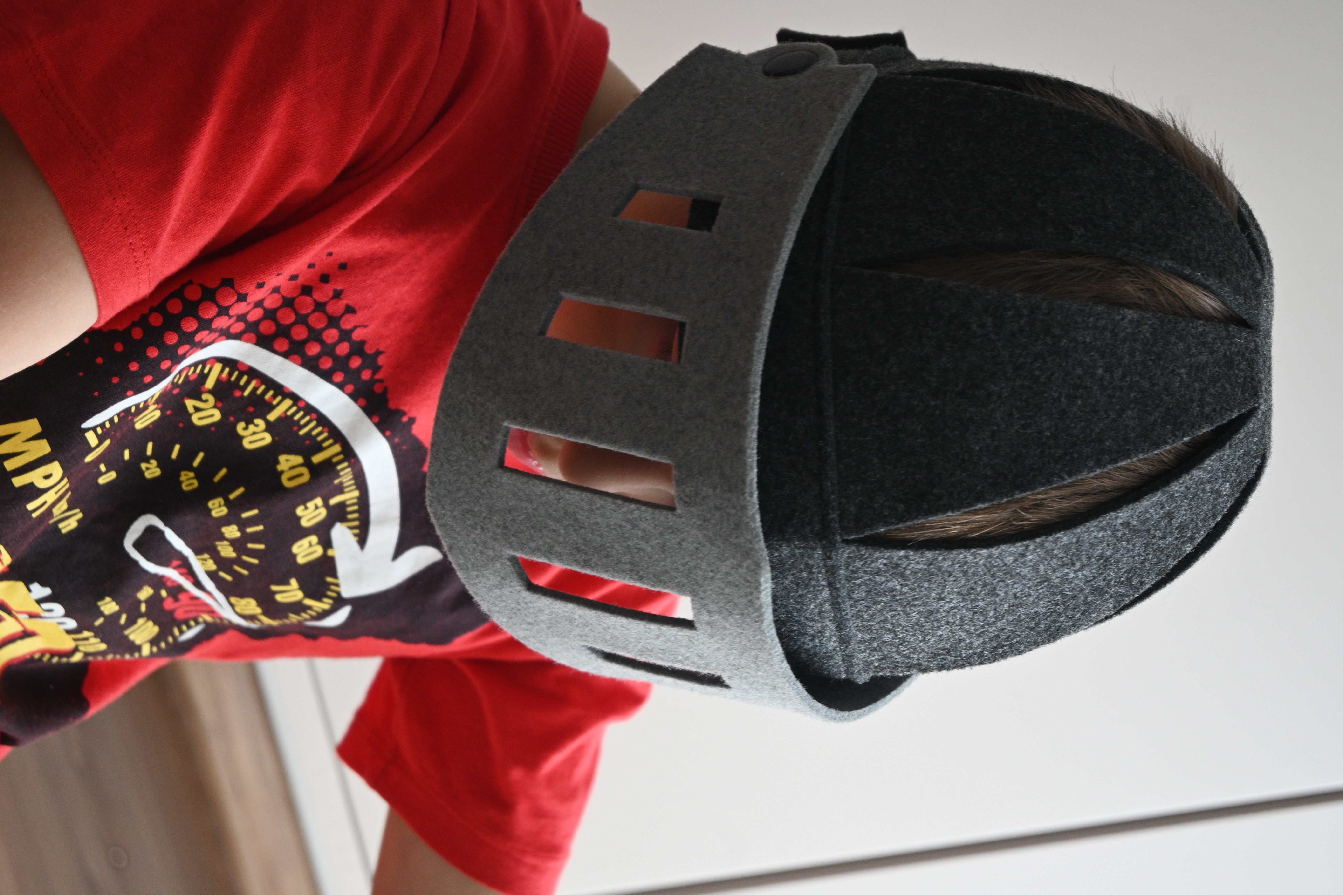 Filca rotaļu ķivere