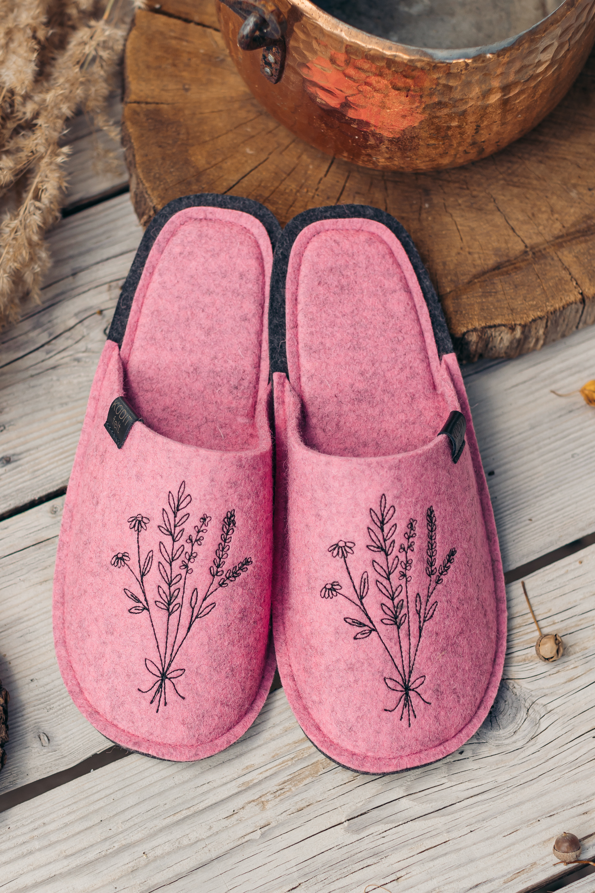 Merino vilnas čības (ar ziediem)