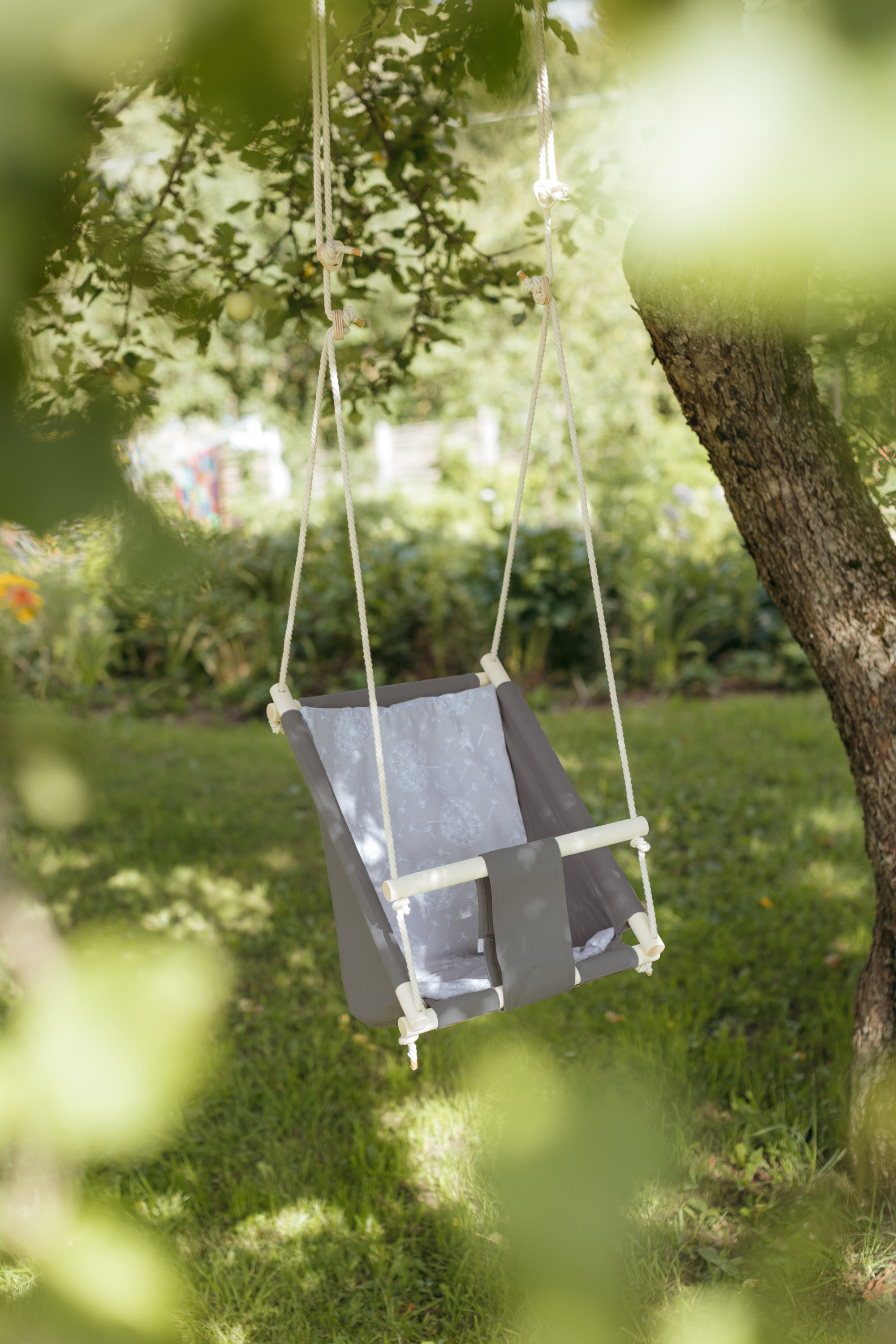 Pelēkas kokvilnas šūpoles