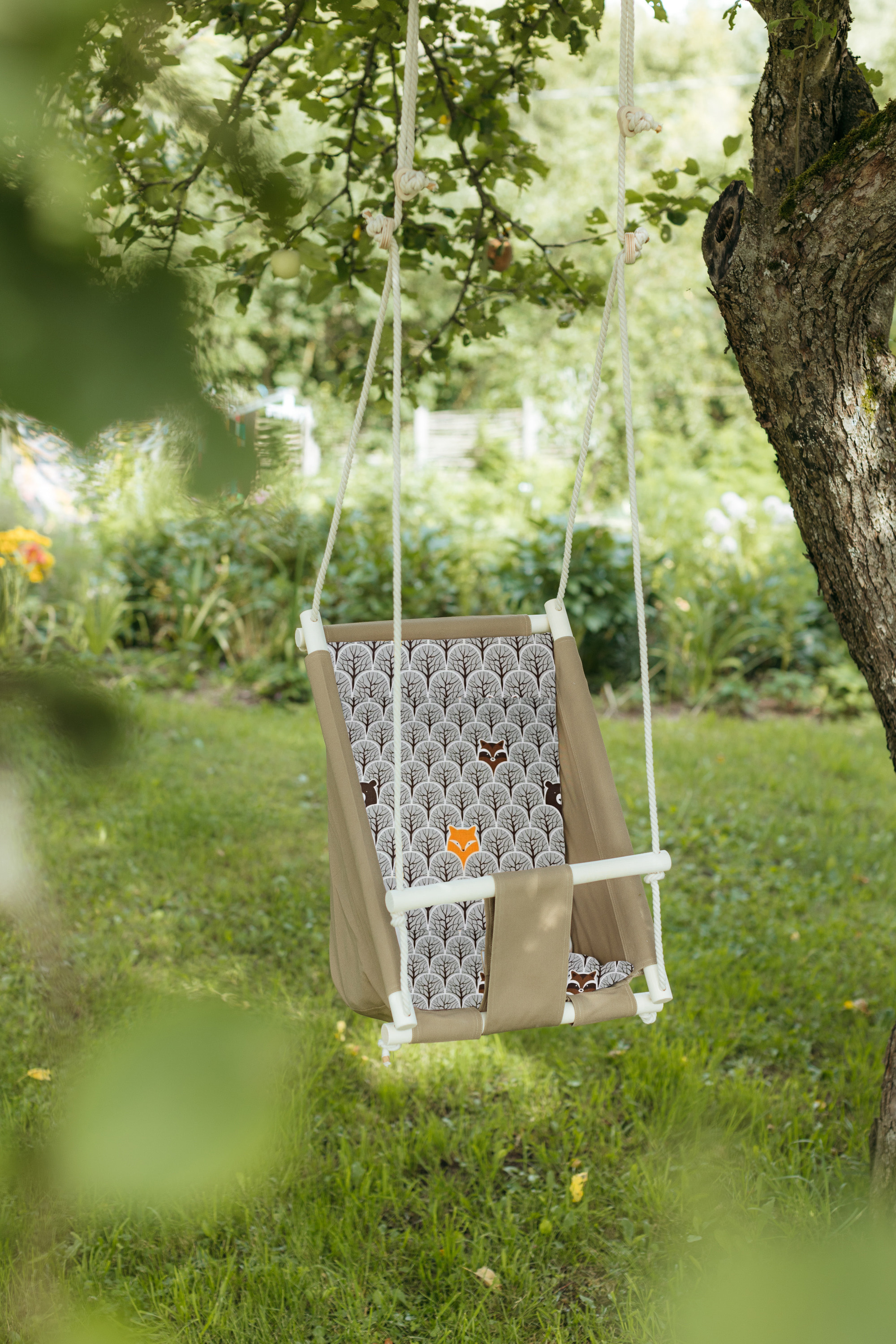 Brūnas kokvilnas šūpoles