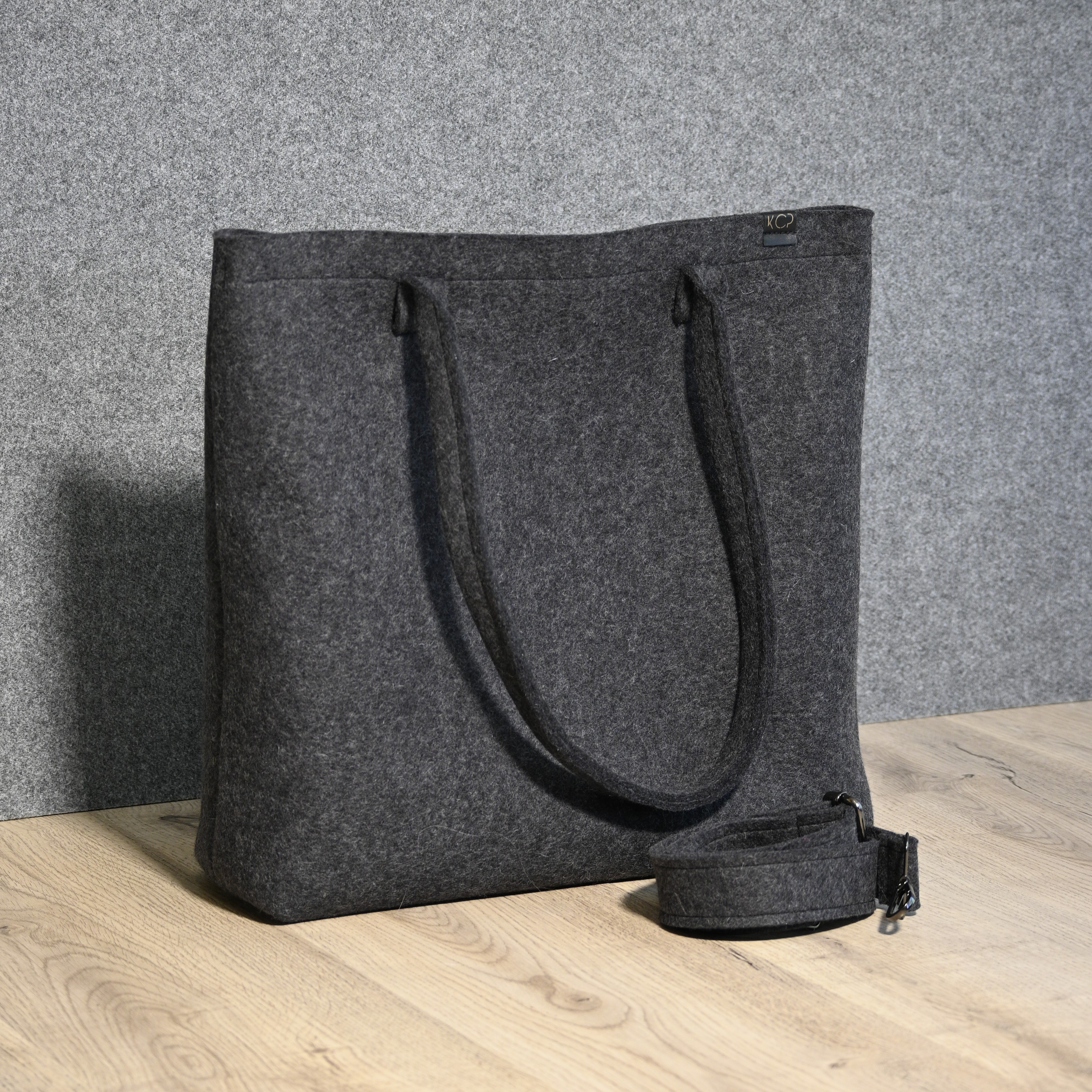 Merino filca rokassoma (L)