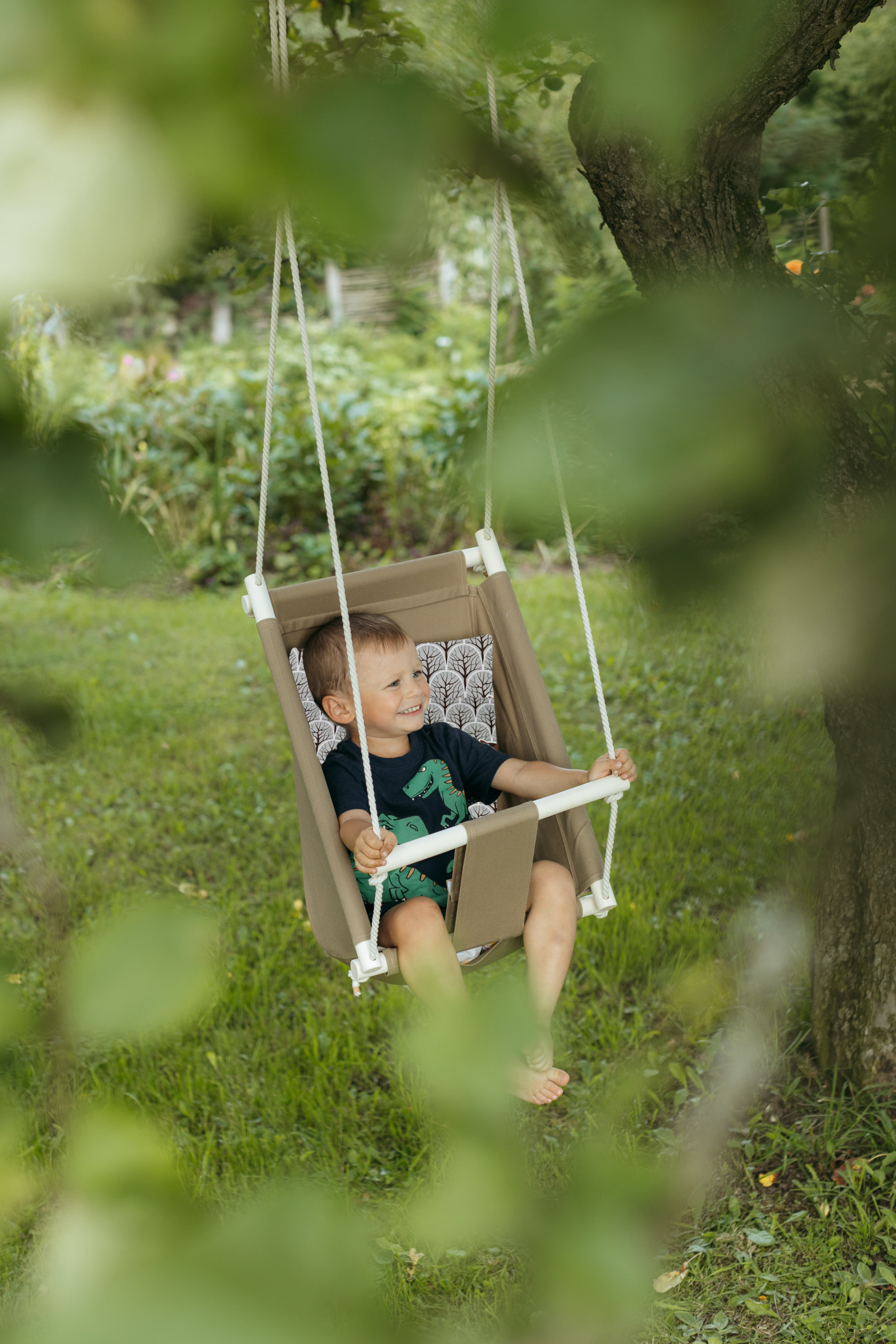 Brūnas kokvilnas šūpoles