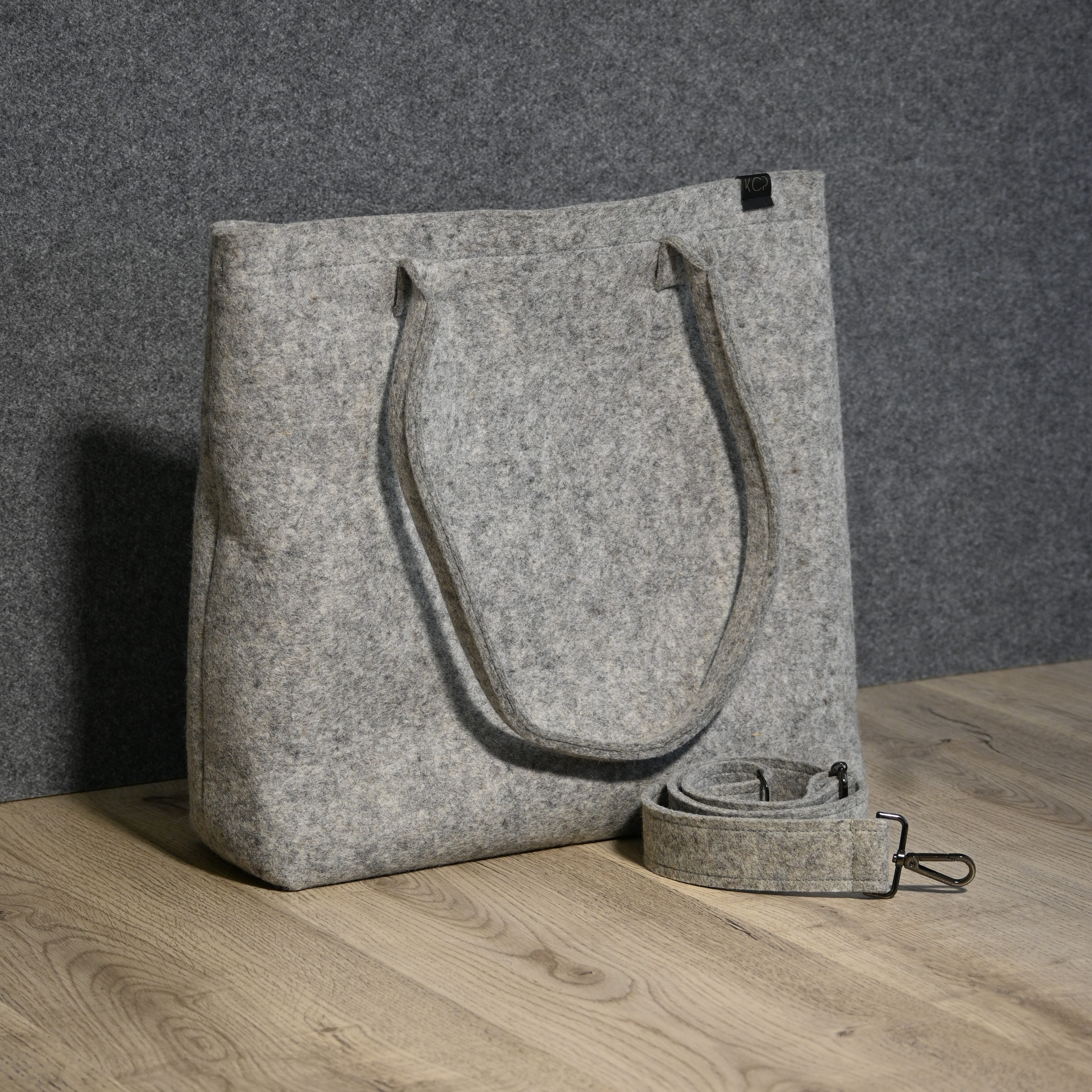 Merino filca rokassoma (L)