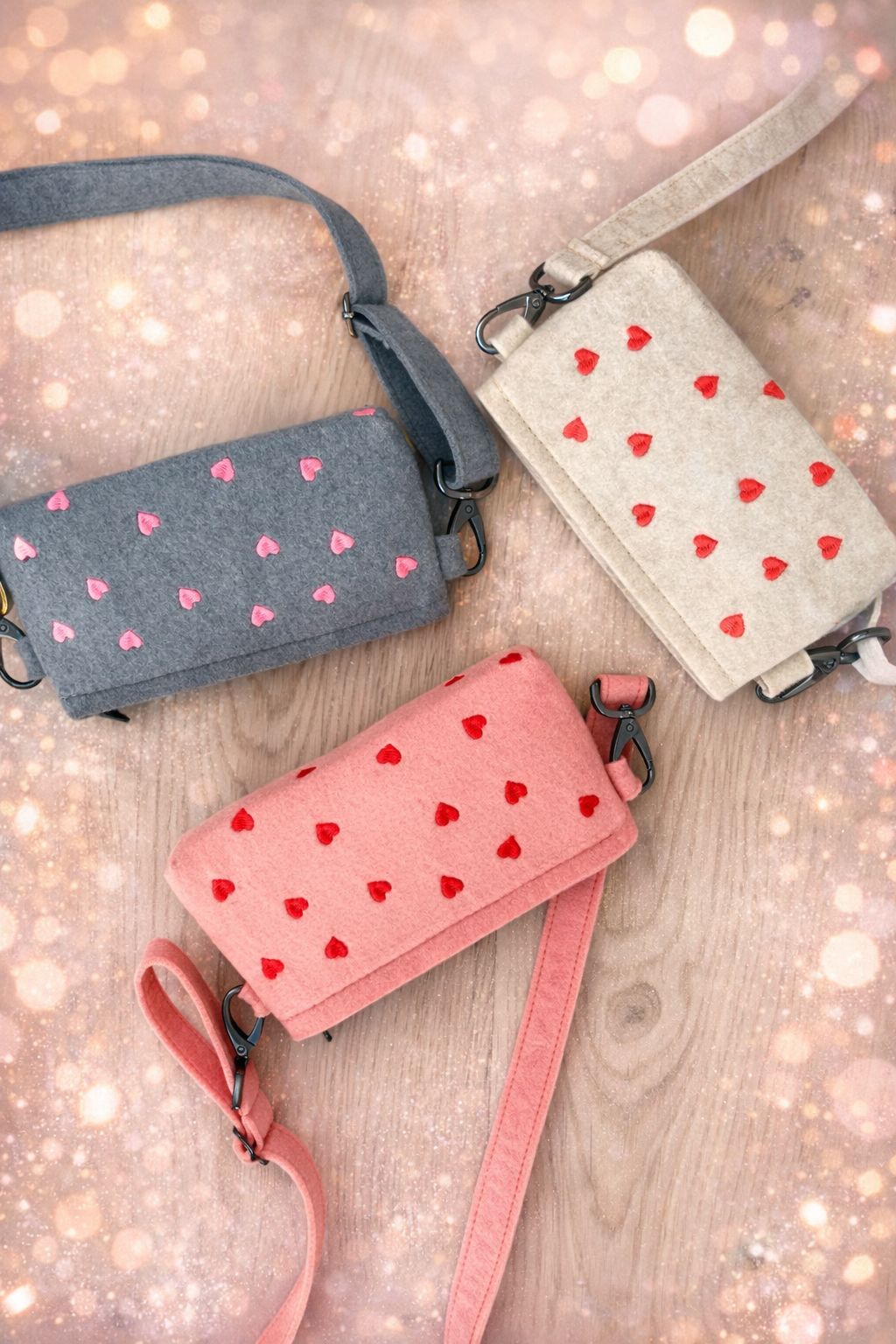 Filca gurnu somiņa ar sirsniņām