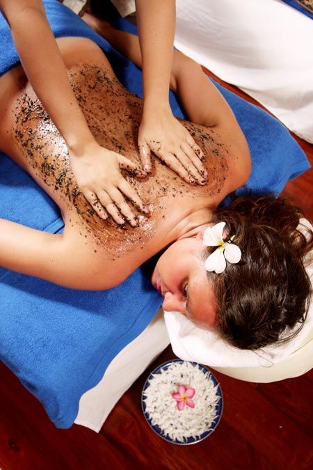Herbal Body Scrub Treatment