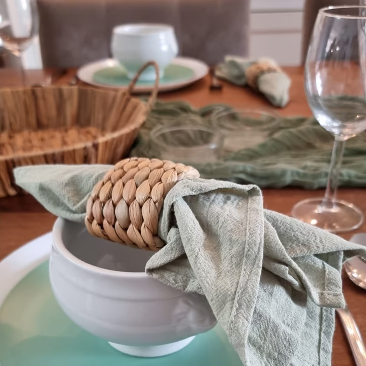 Servet groen olijfkleurig met servetring