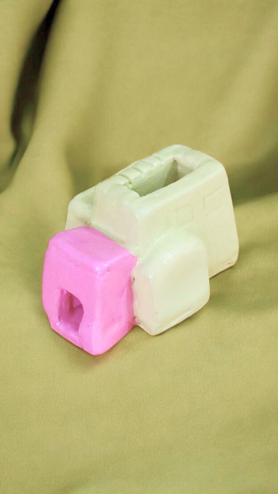 Miniature clay house (Green/Pink)