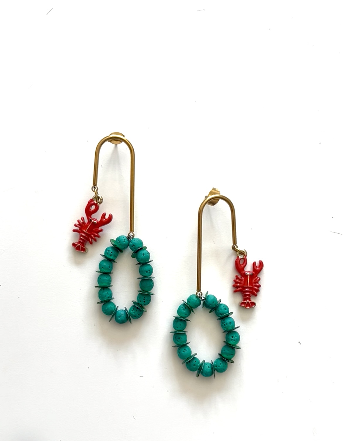 Pendientes Ovalados Verdes y Cangrejo Rojo