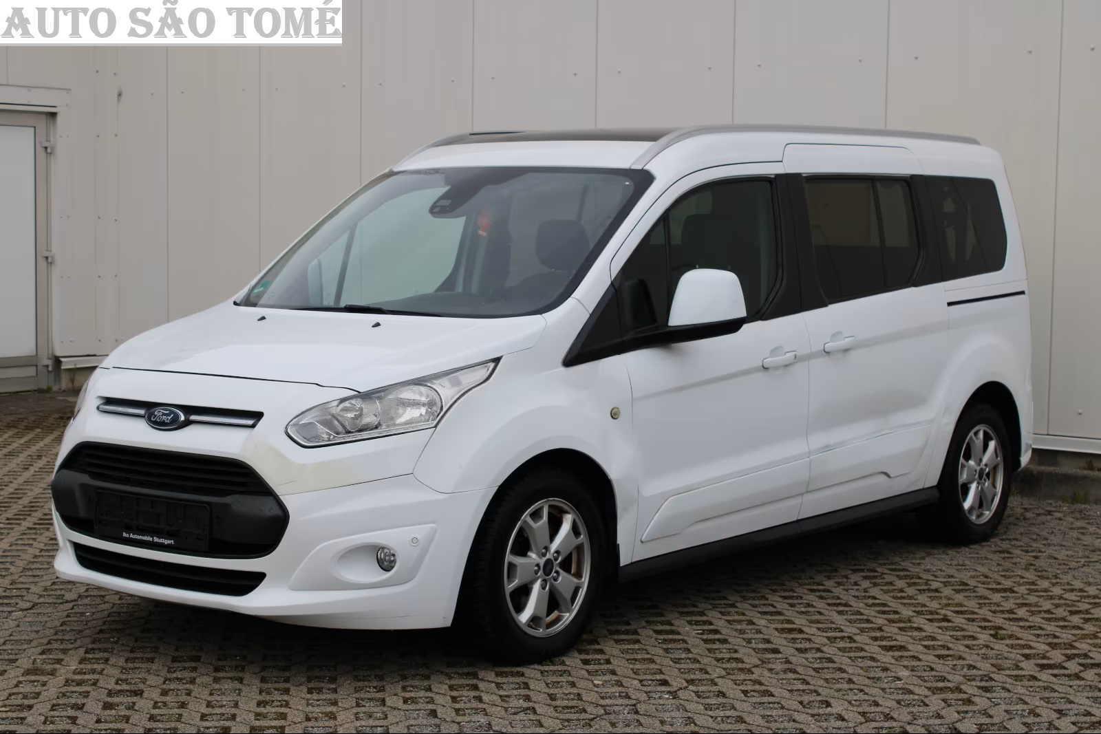 Ford Torneo Adaptado com Rampa para Cadeirantes