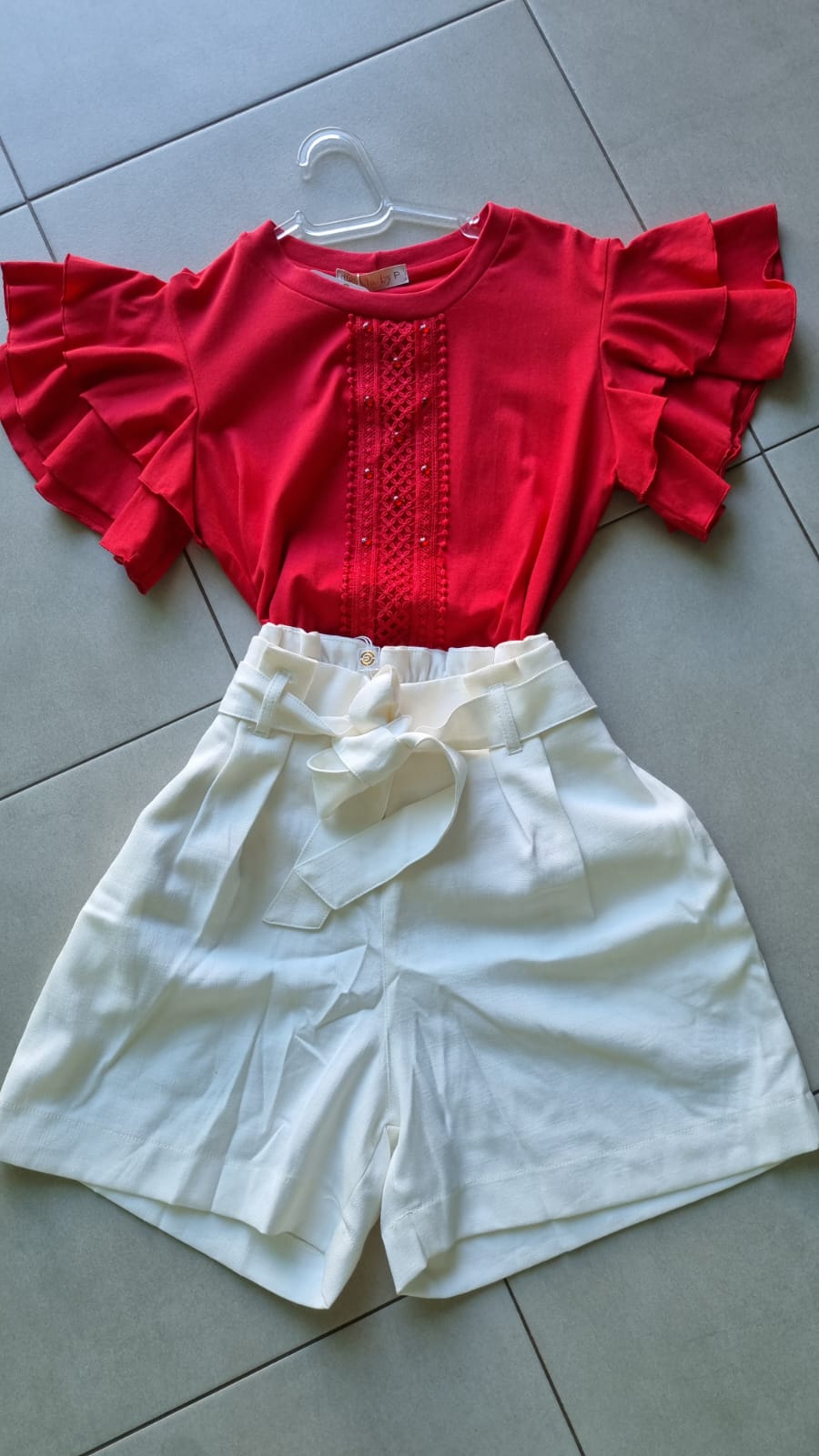 t-shirt mangas babados