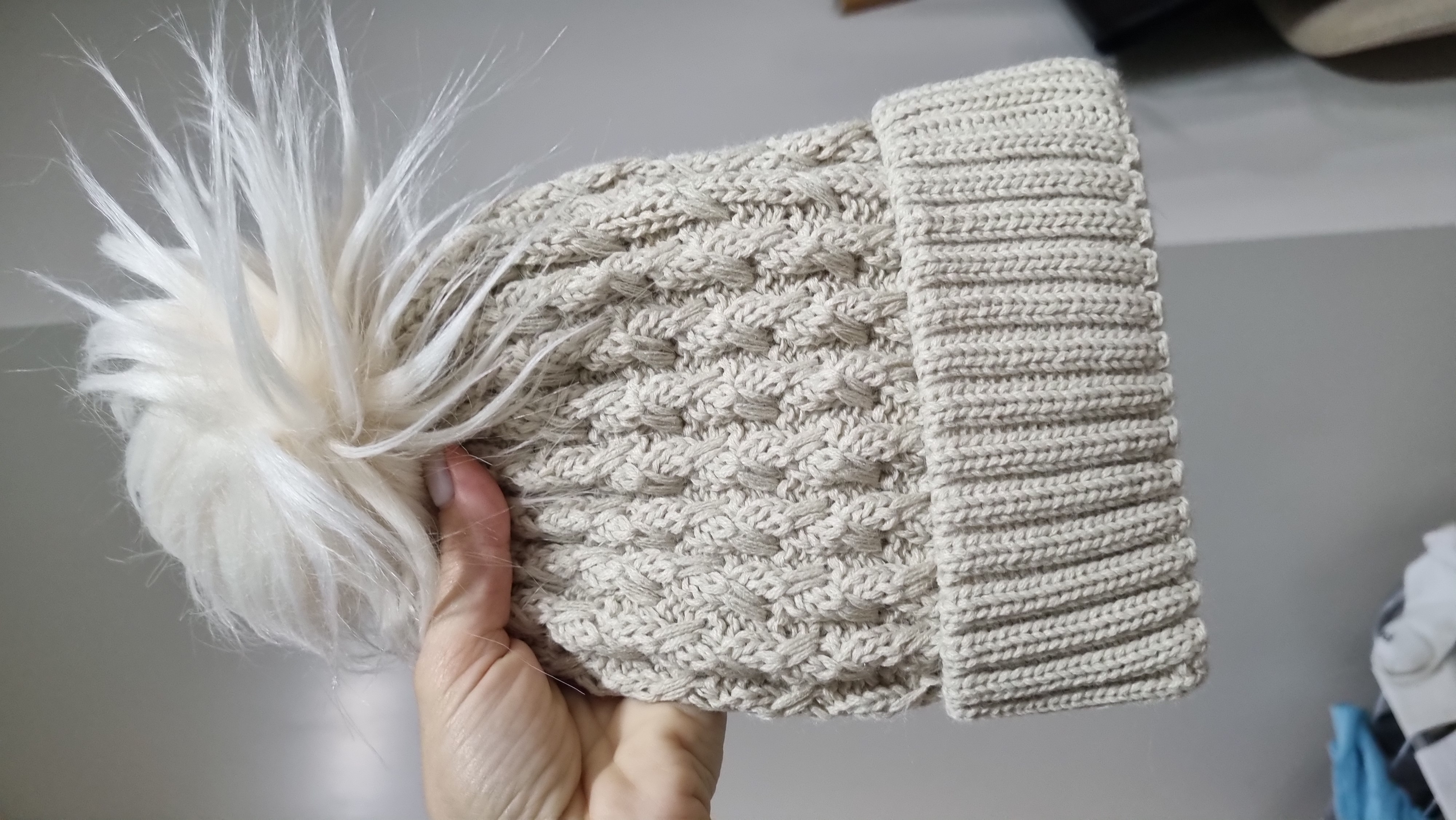 Gorro de Tricô com Pom Pom