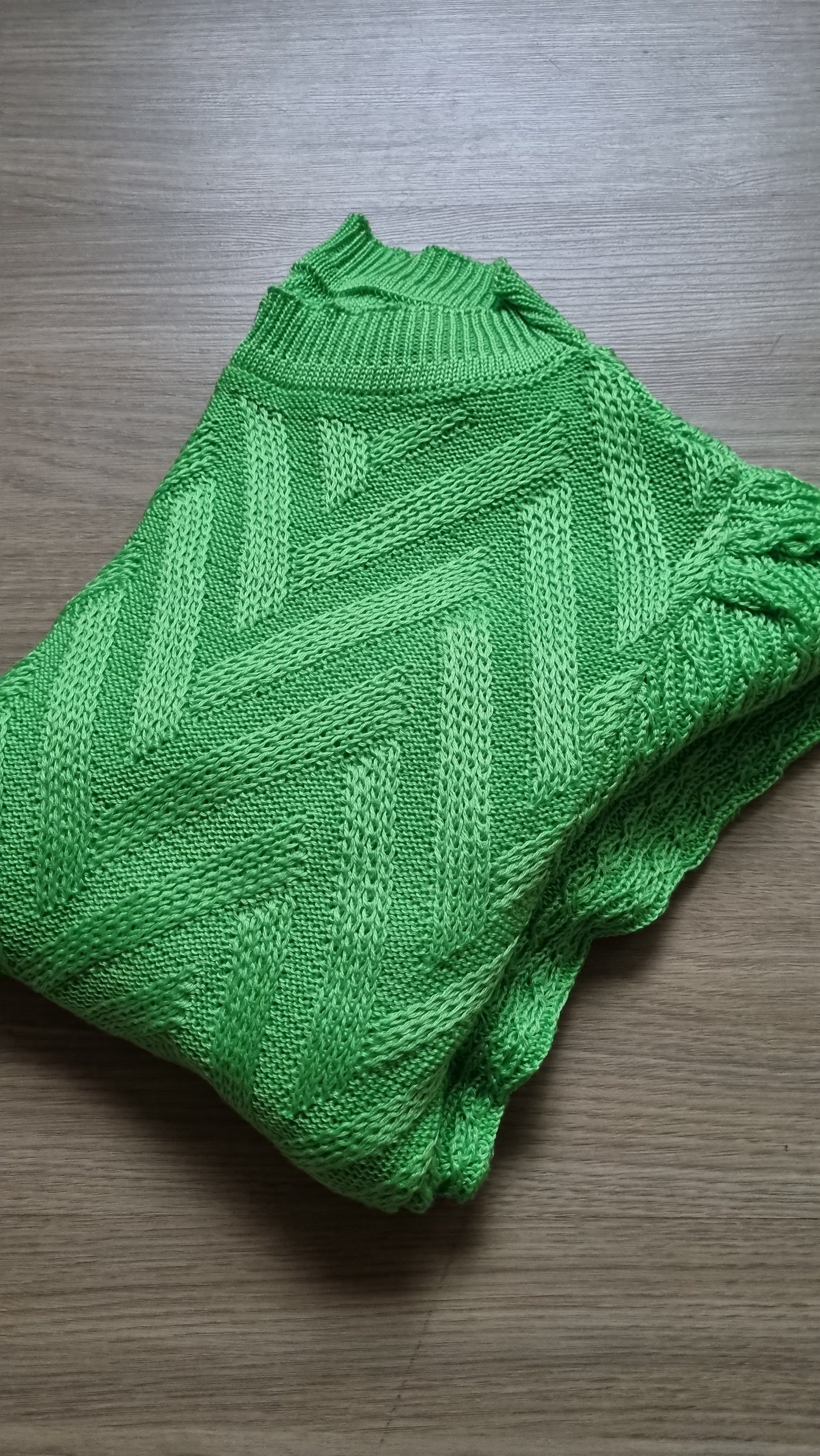 Blusa  em tricot manga princesa 