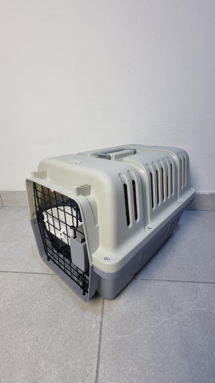 Transportadora para mascotas (Kennel Fibra de Vidrio)