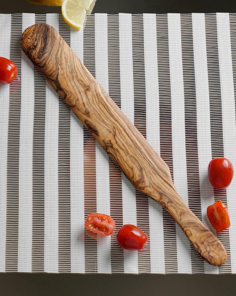 Handcrafted Olive Wood Spurtle Š The All-in-One Kitchen Tool | Free Beeswax
