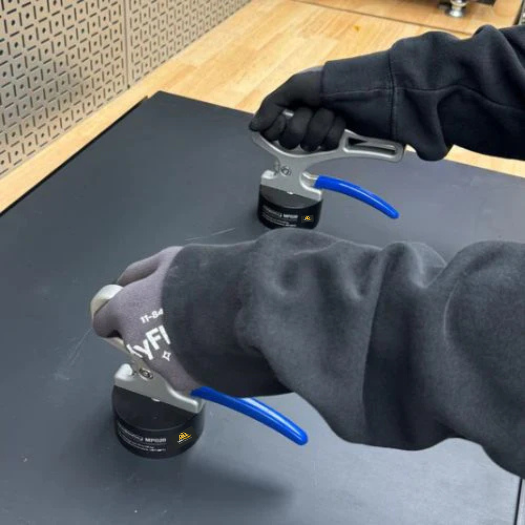 HandHelmet® Magnetic Retrieving Tool