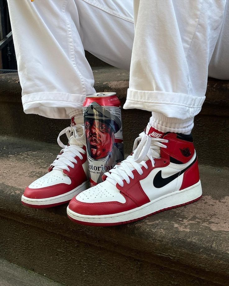 Air Jordan 1 Retro High OG 'Chicago'