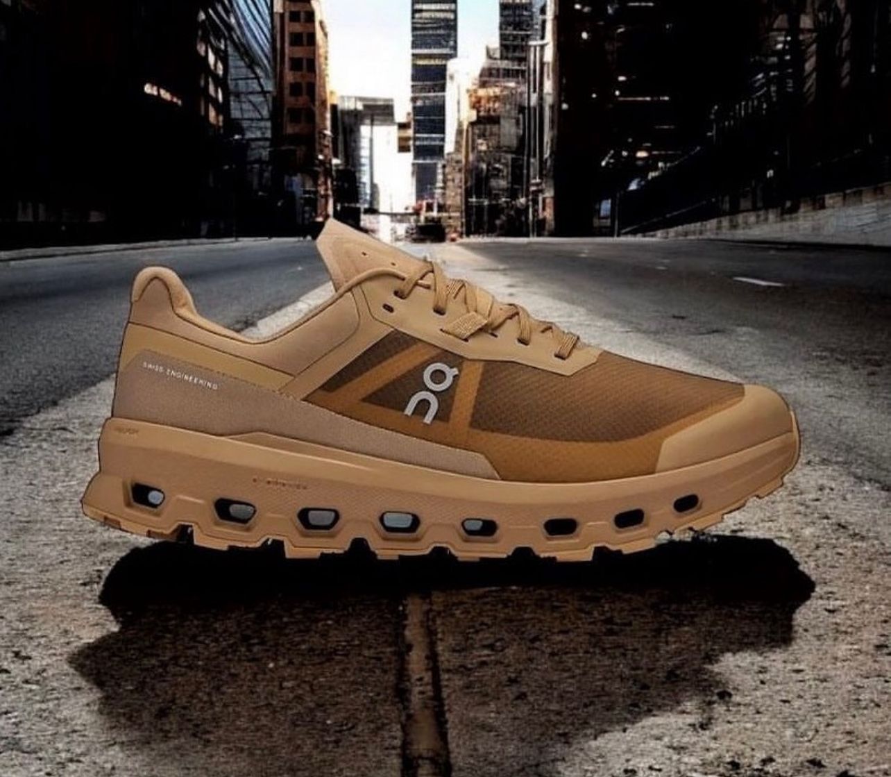 On Cloud Vista 2 Dune Urban Explorer Sneakers