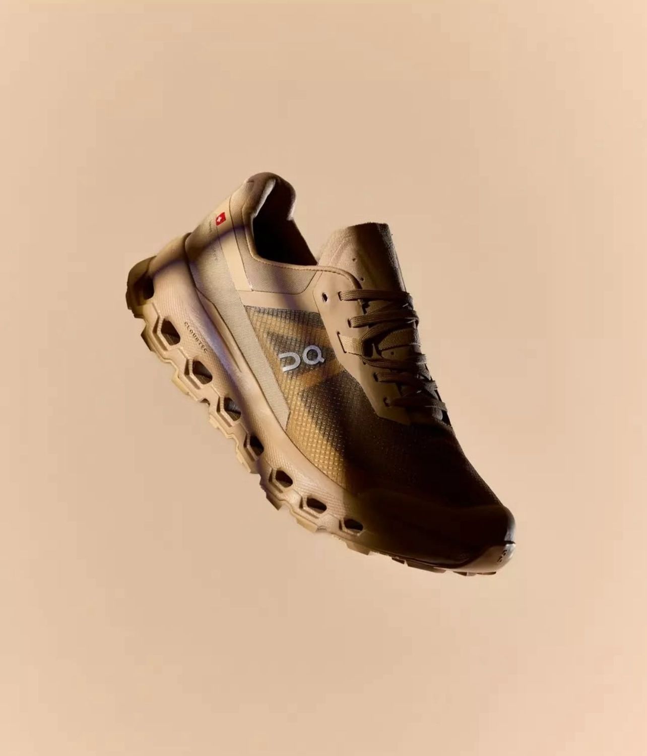 On Cloud Vista 2 Dune Urban Explorer Sneakers