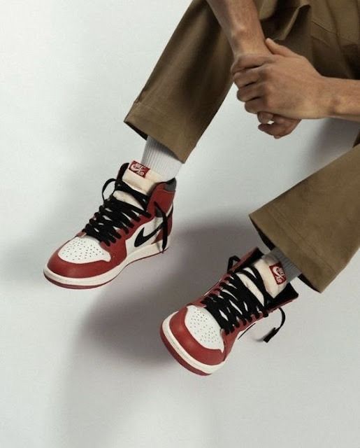 Air Jordan 1 Retro High OG 'Chicago'